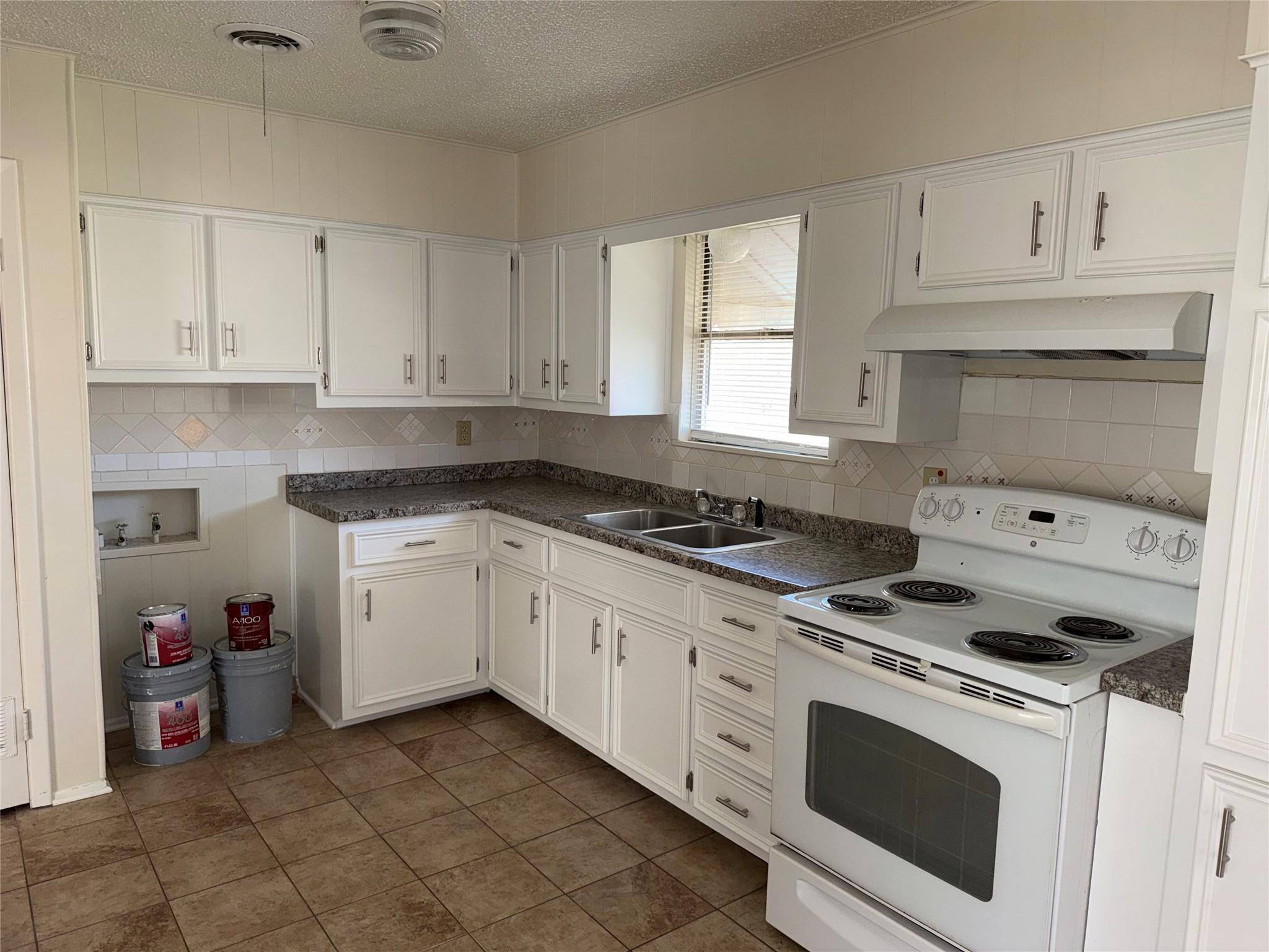 302 Easy St, Copperas Cove, TX 76522