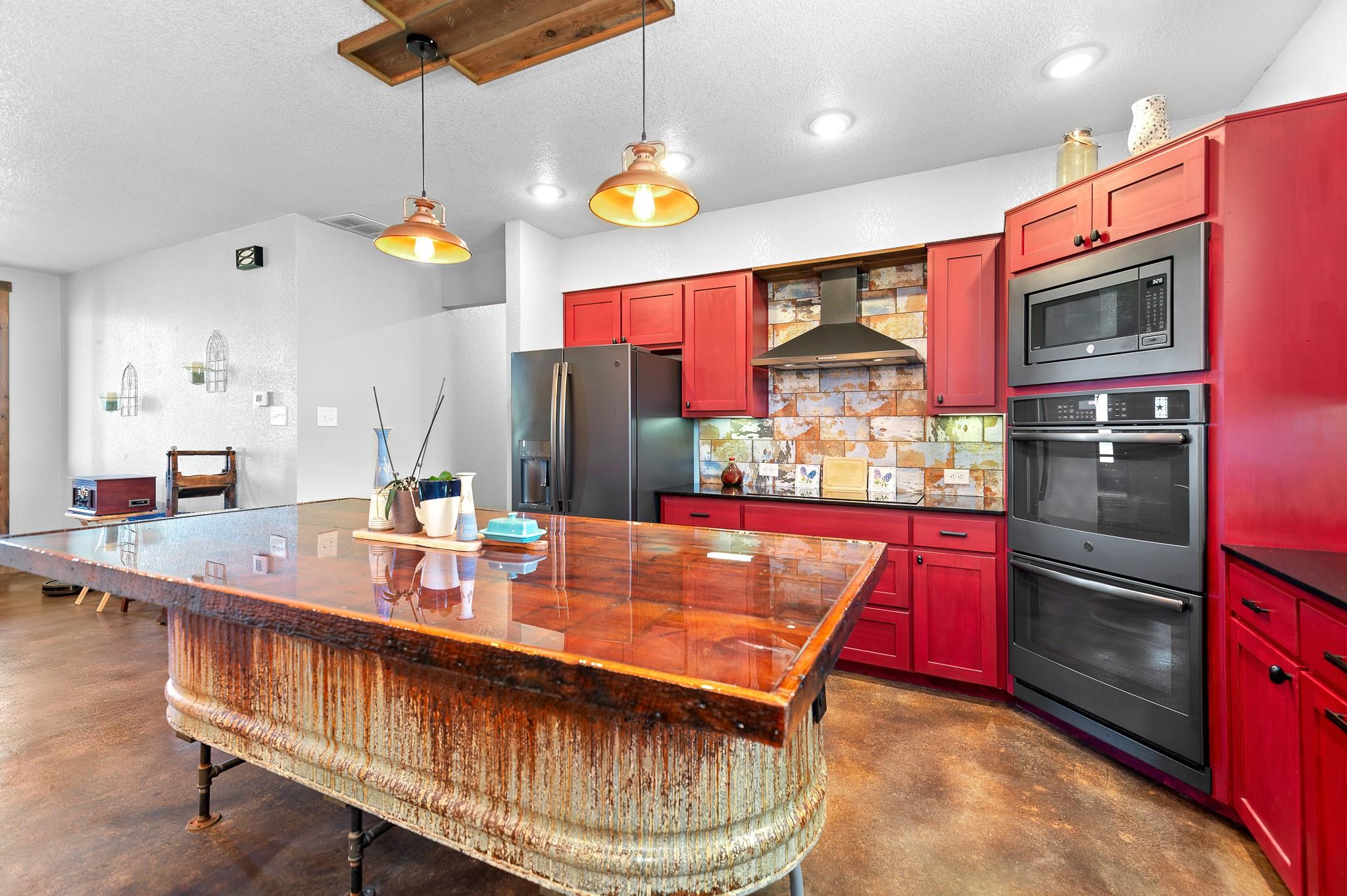 463 County Road 436, Thorndale, TX 76577