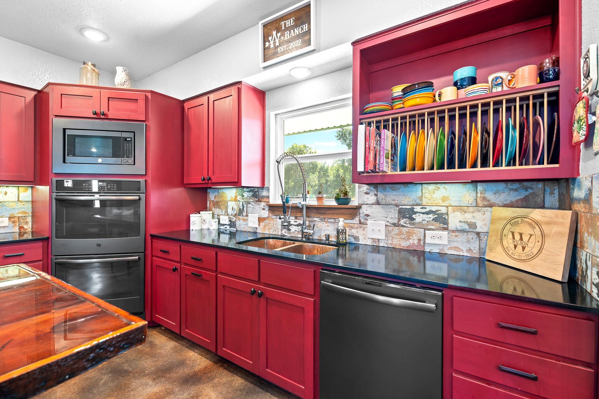 463 County Road 436, Thorndale, TX 76577