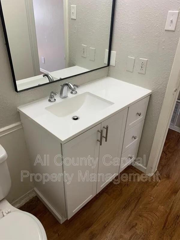 6504 S First St # 103, Austin, TX 78745