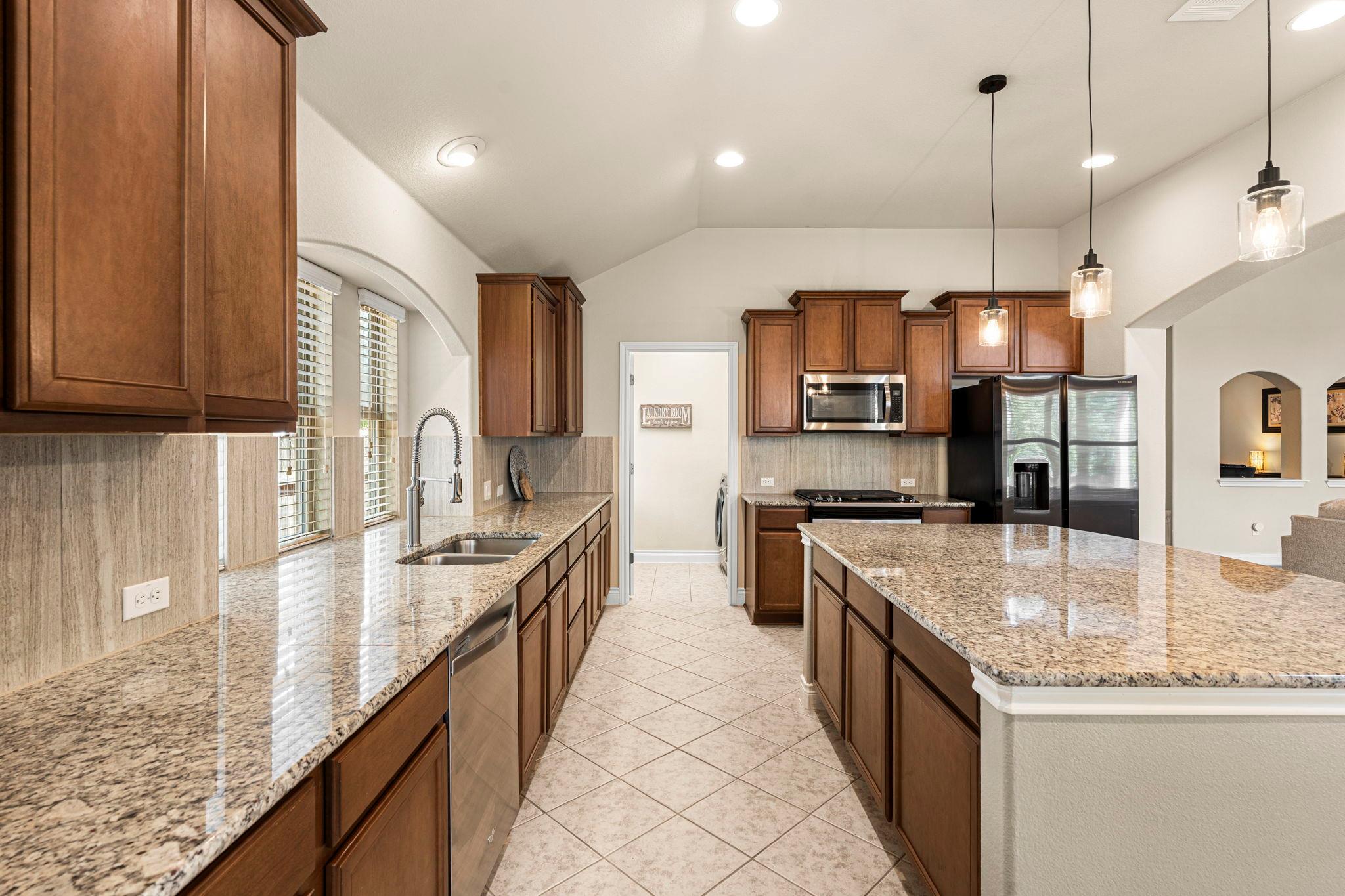 294 Summer Pointe Dr, Buda, TX 78610