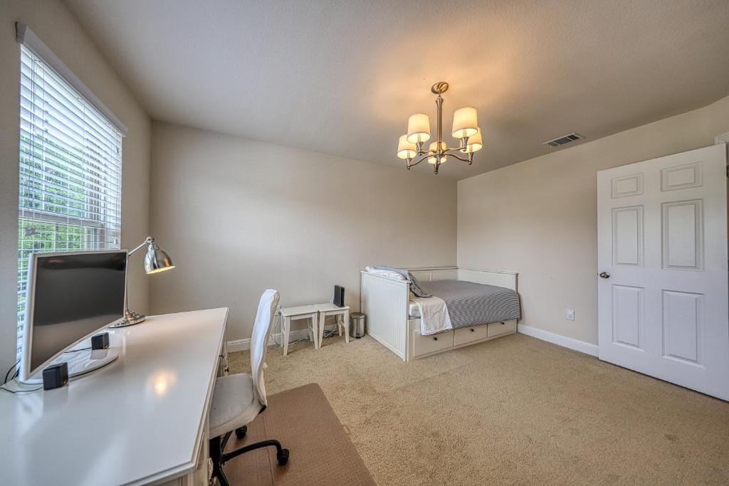 2304 S Lakeline Blvd # 393, Cedar Park, TX 78613