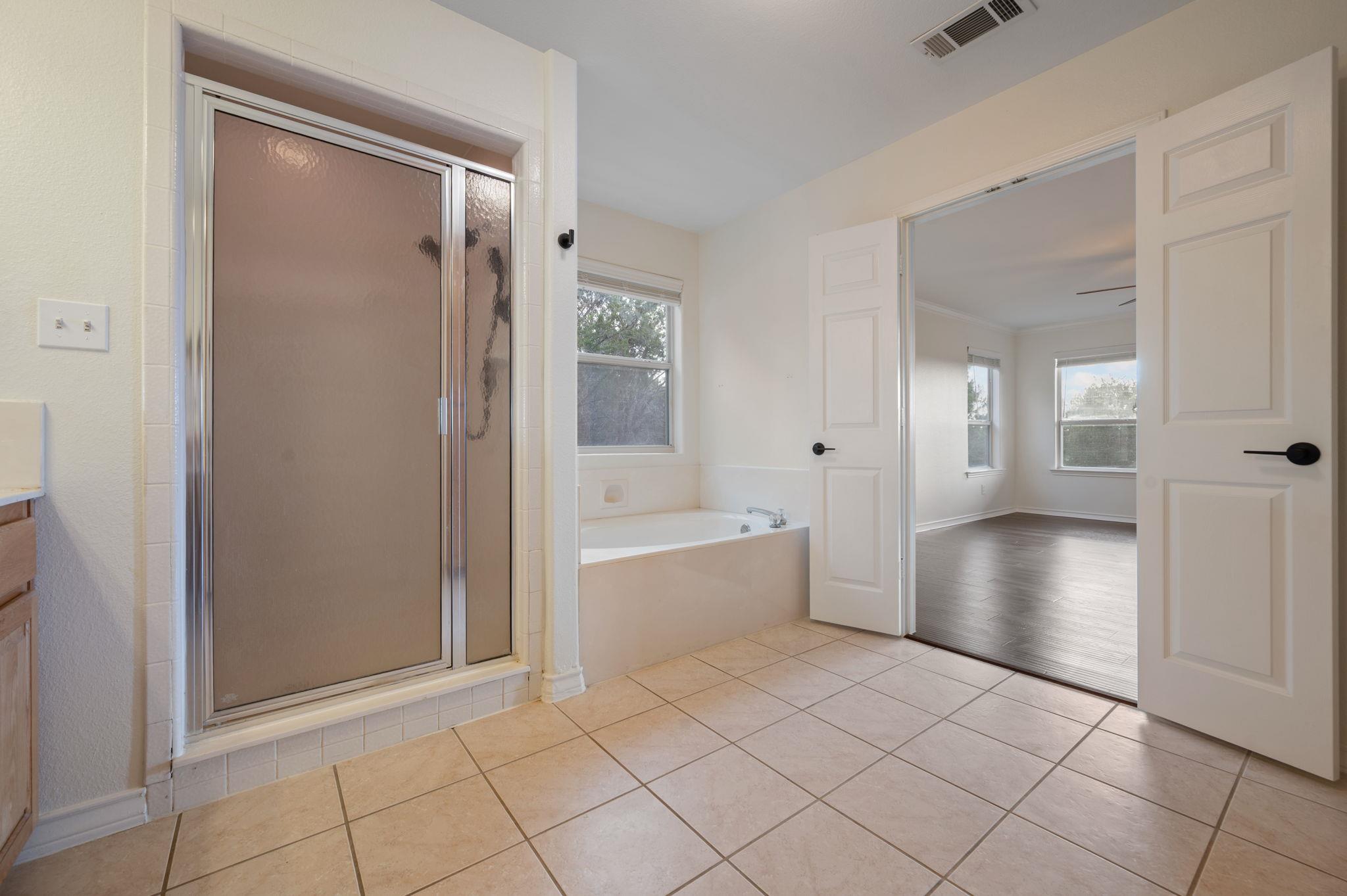 5102 Sundown St, Lago Vista, TX 78645