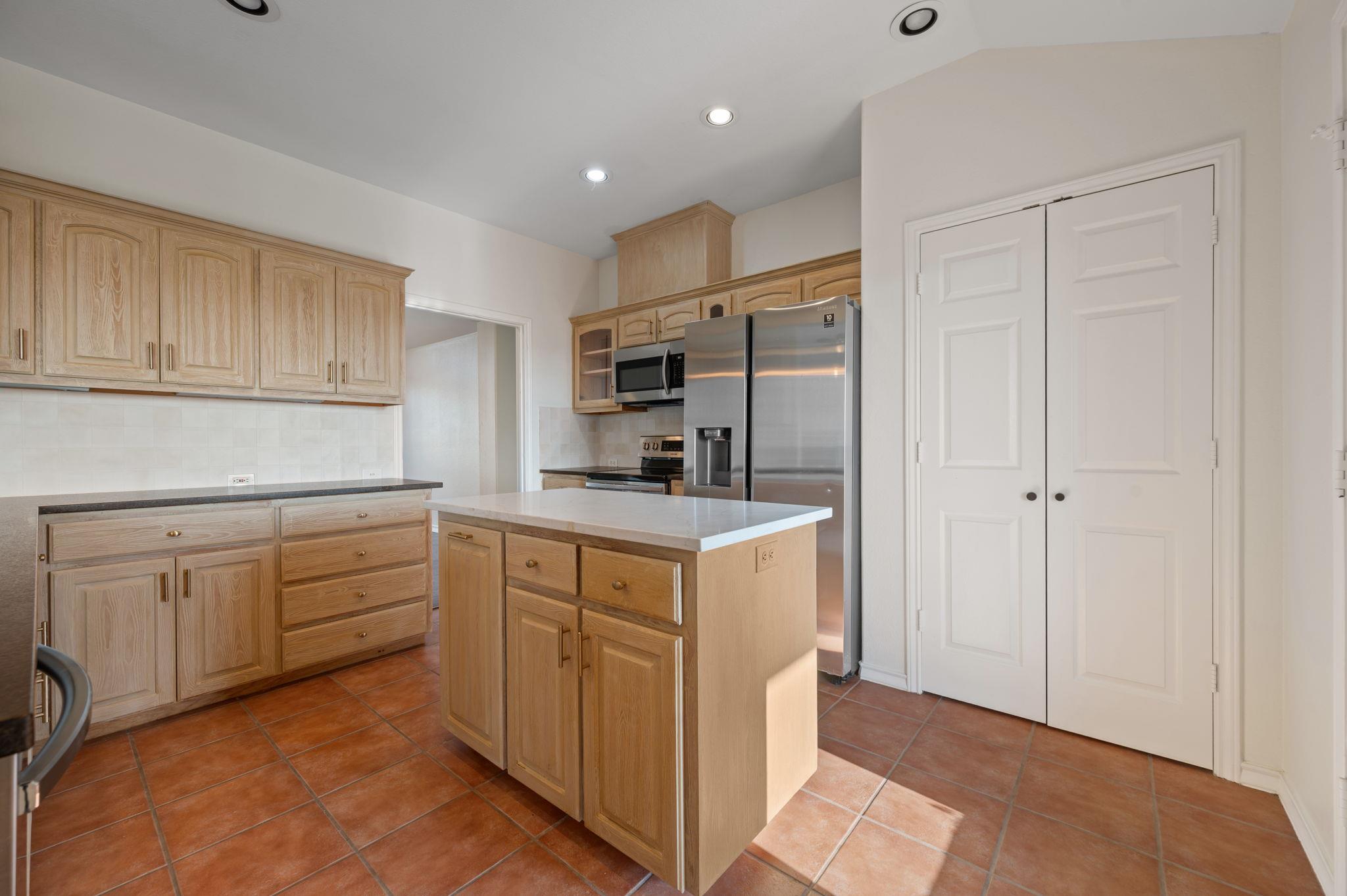 5102 Sundown St, Lago Vista, TX 78645