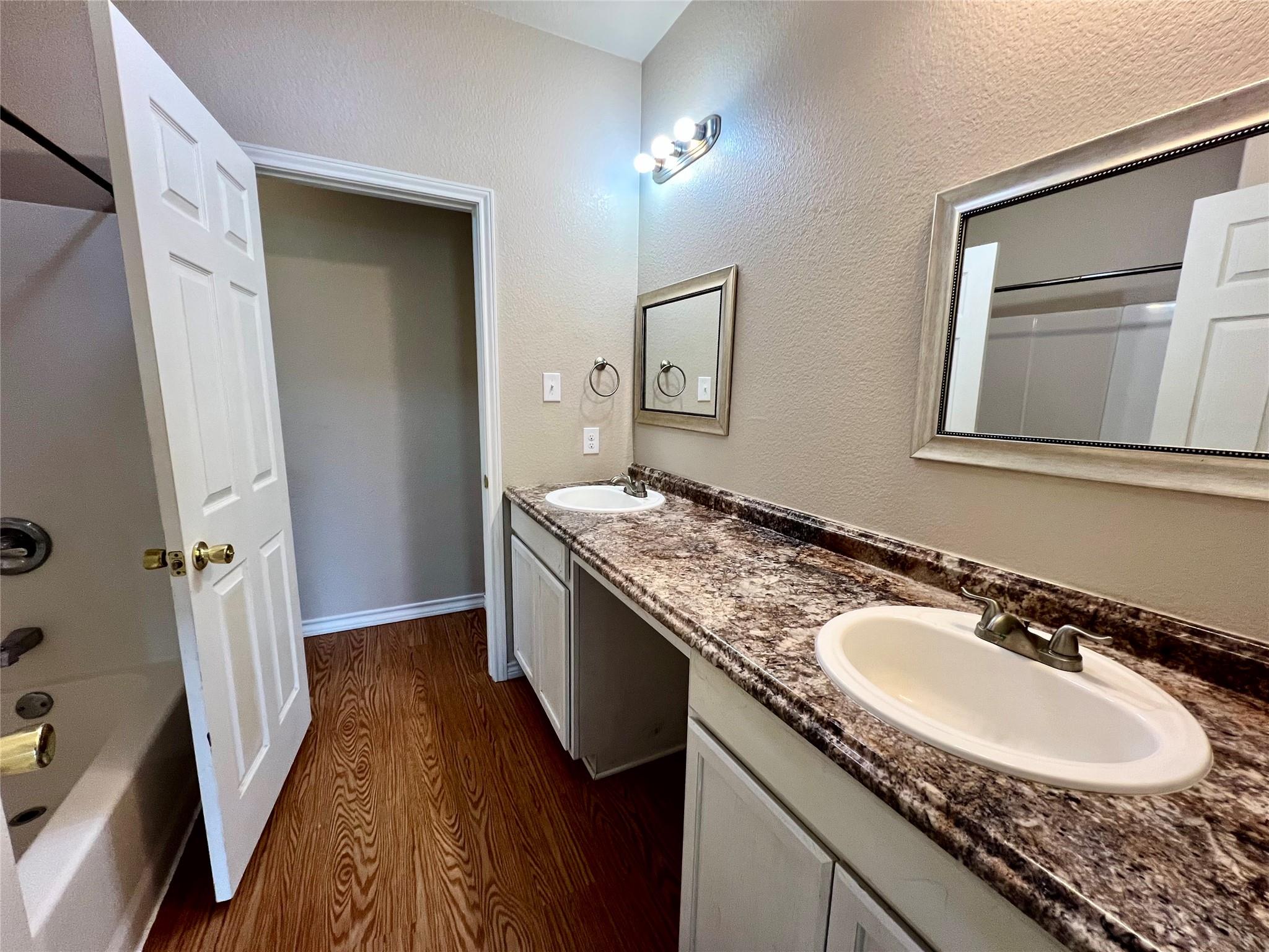 1295 Harper Trl, Lockhart, TX 78644