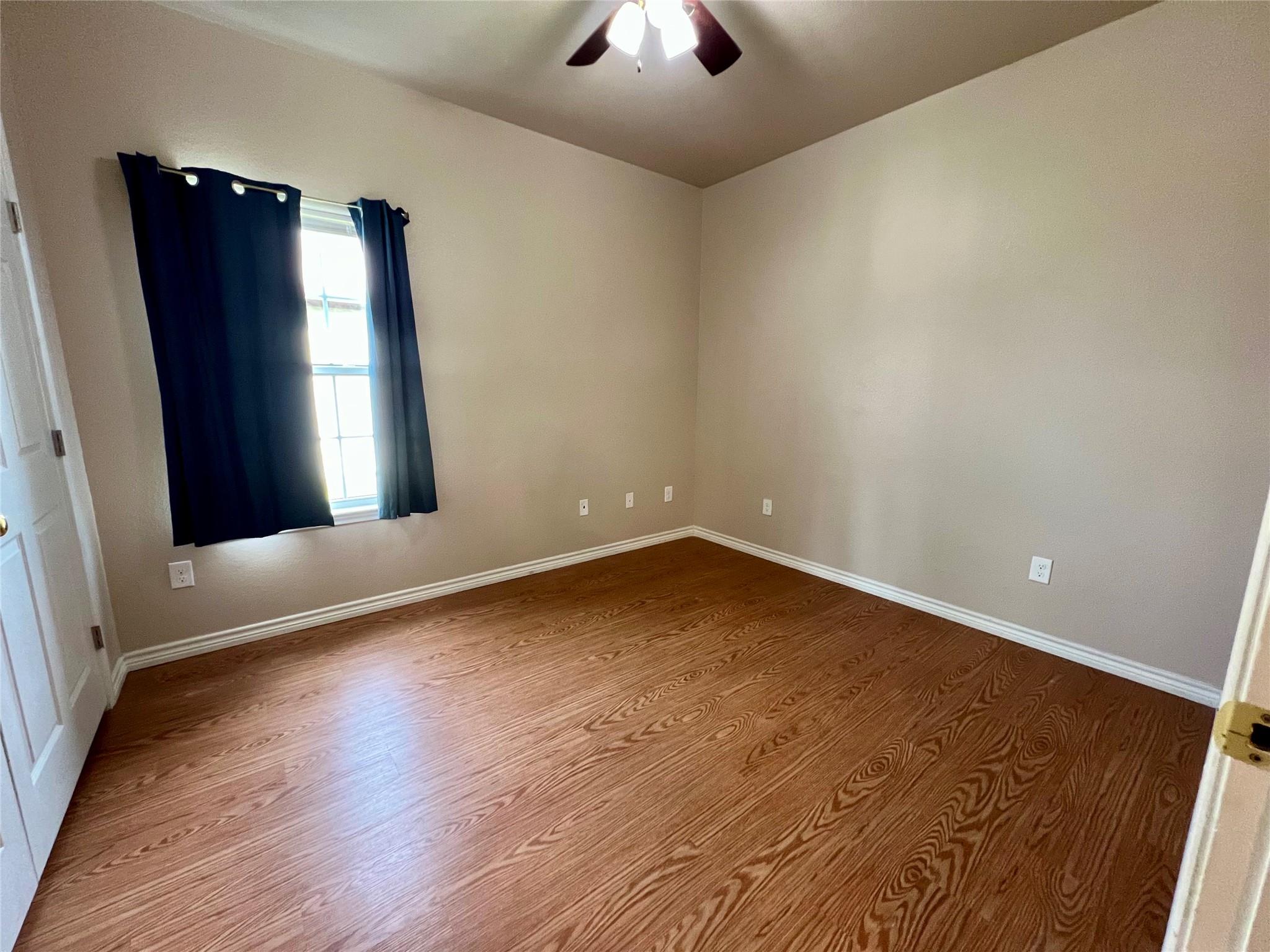 1295 Harper Trl, Lockhart, TX 78644