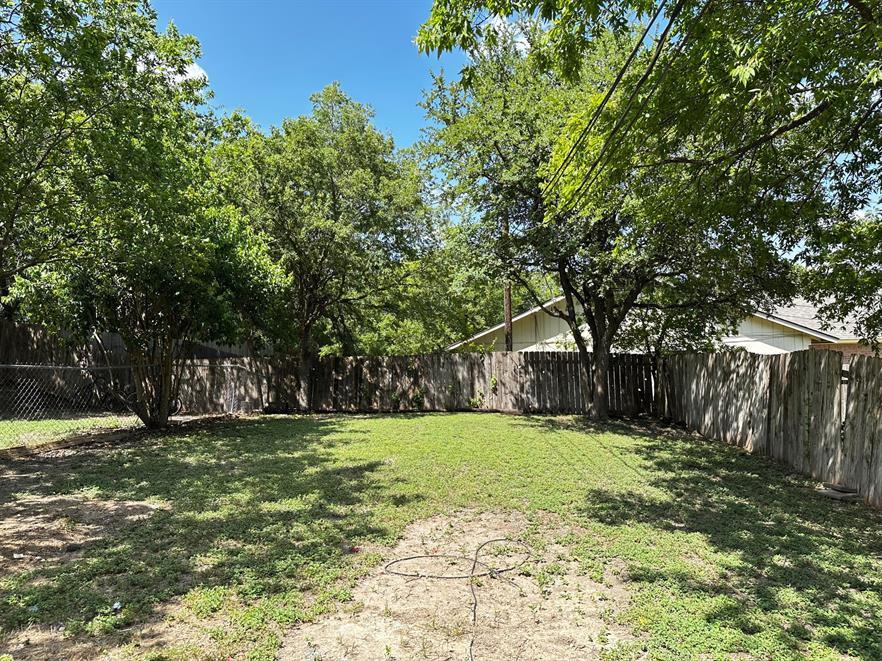 1102 Hickory Grove Dr # B, Austin, TX 78753