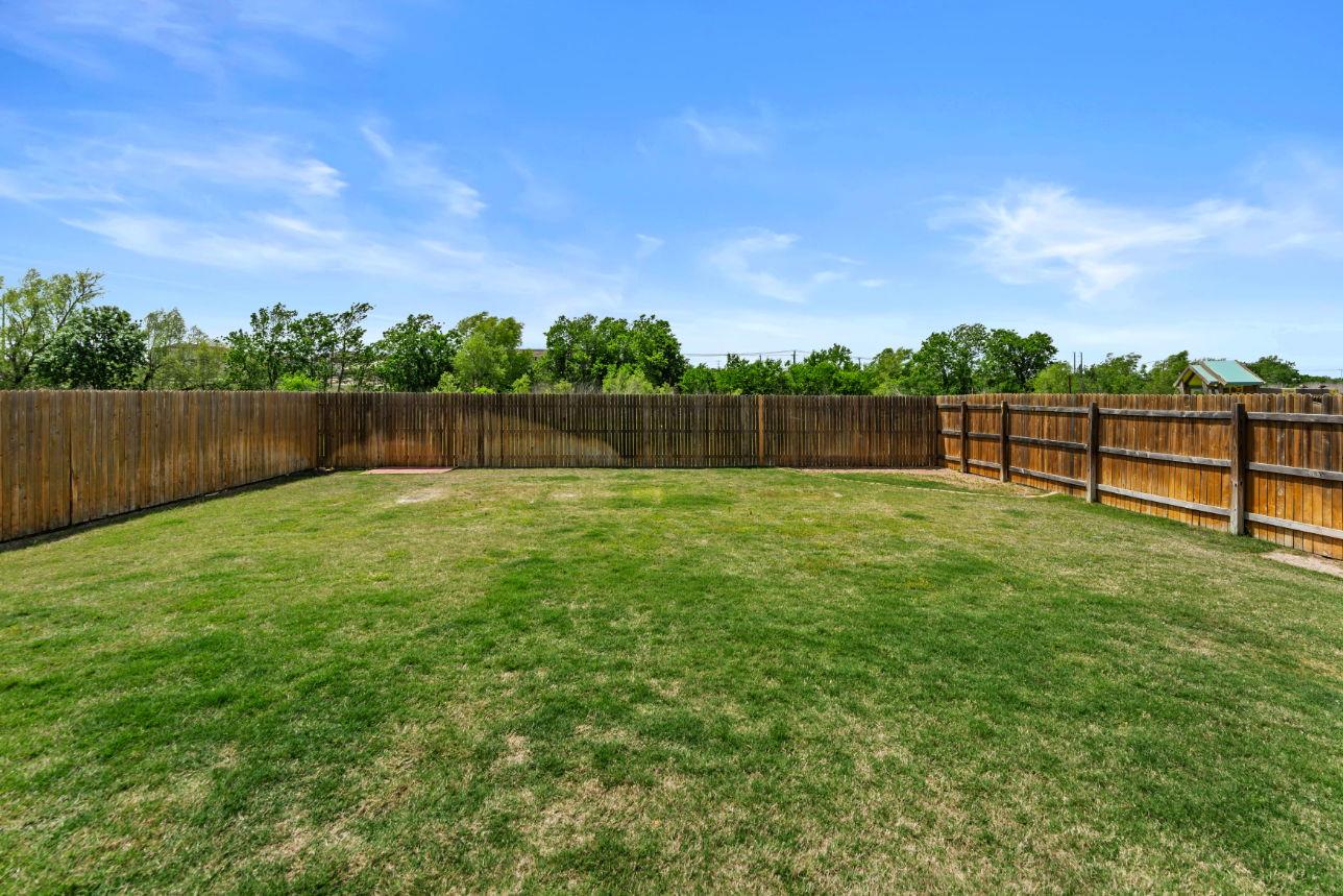 109 Rochester Ln, Hutto, TX 78634