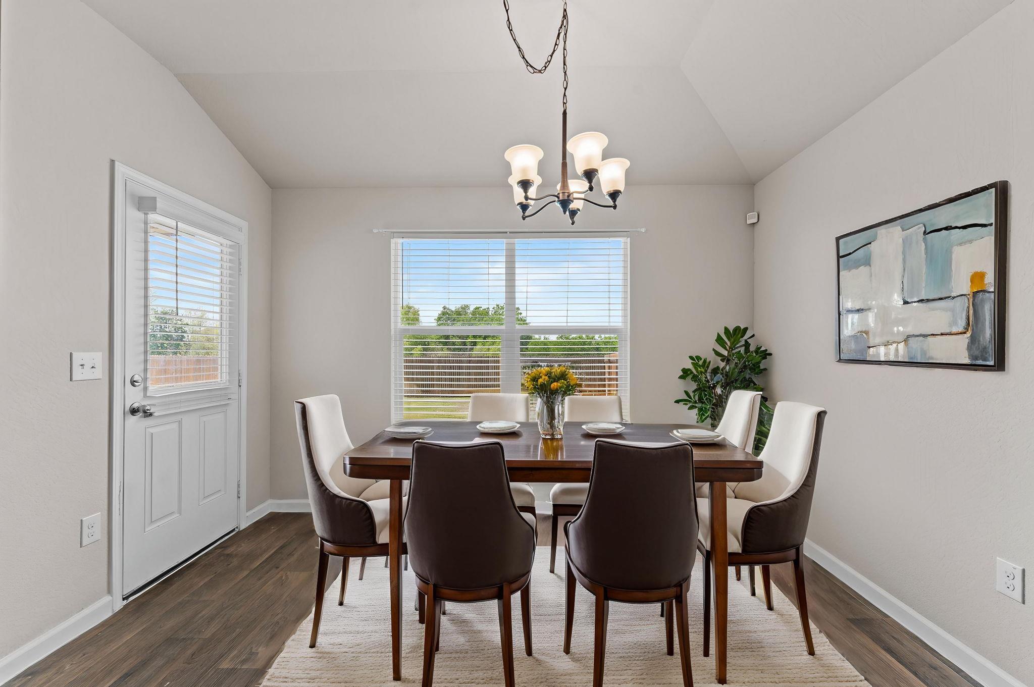 109 Rochester Ln, Hutto, TX 78634