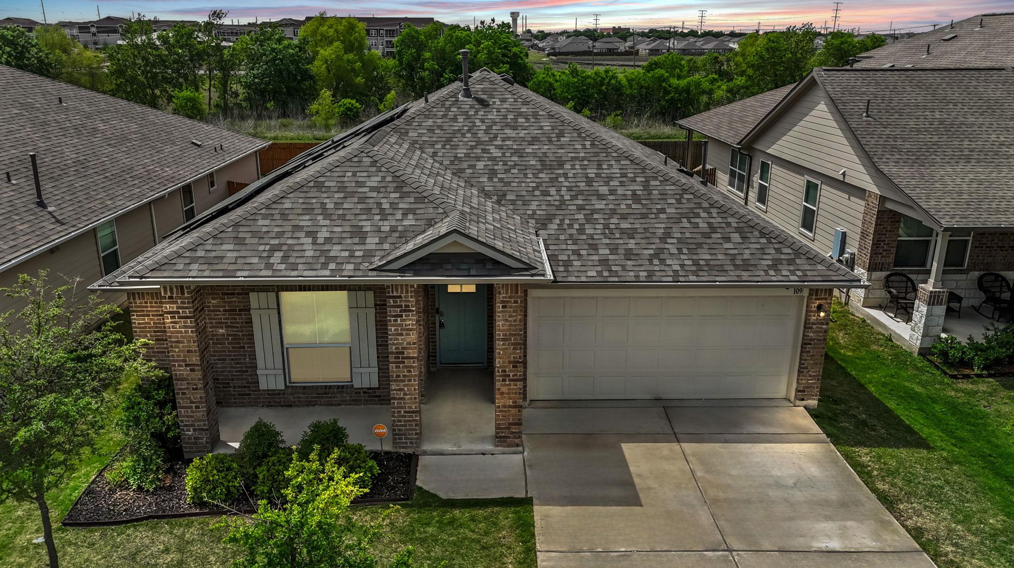 109 Rochester Ln, Hutto, TX 78634