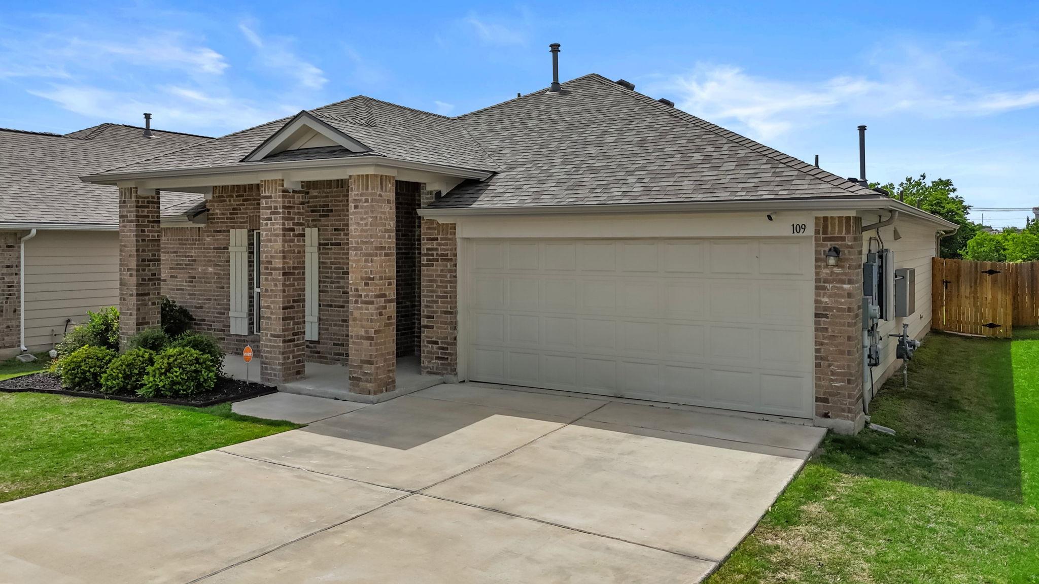 109 Rochester Ln, Hutto, TX 78634