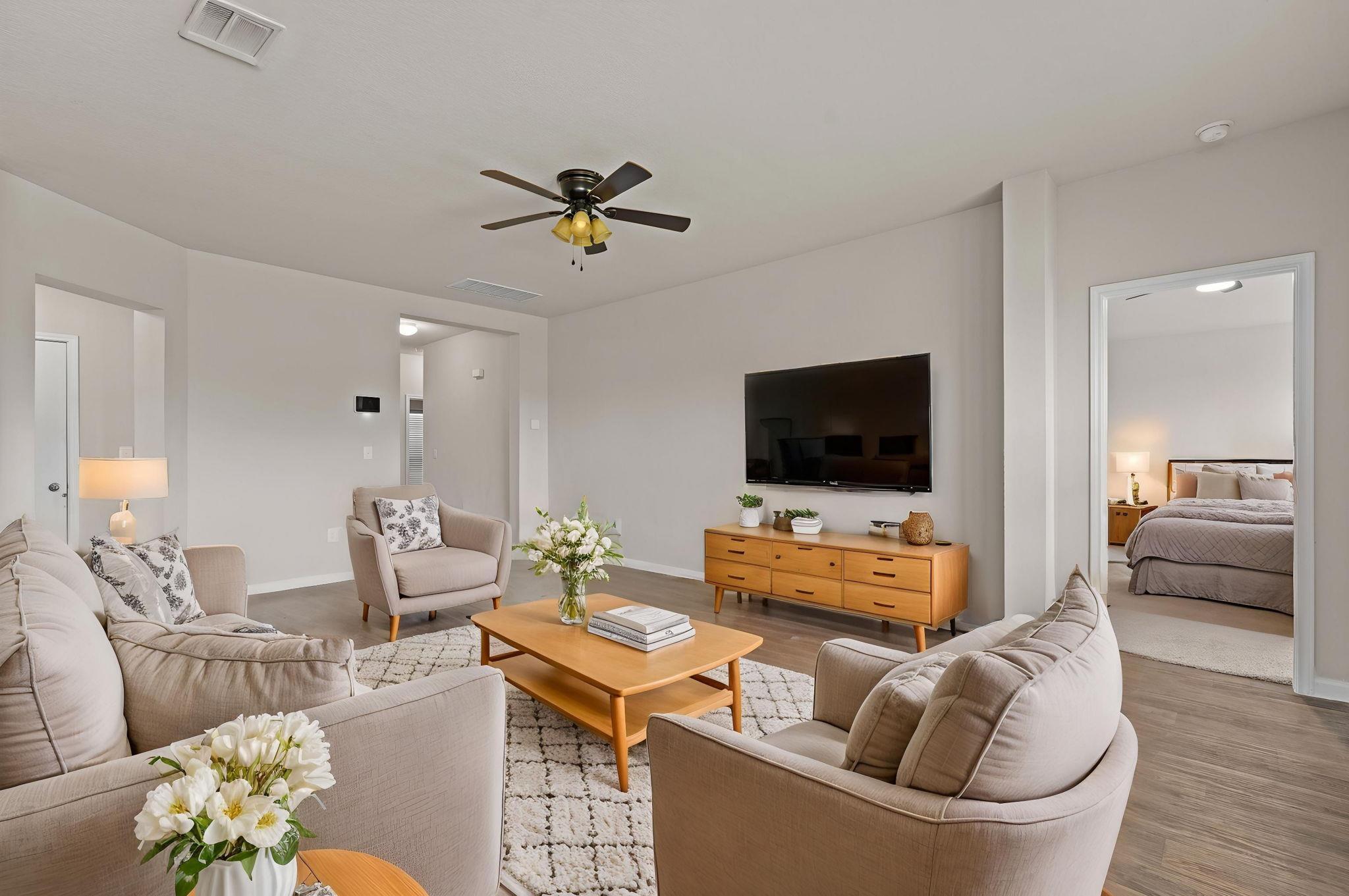 109 Rochester Ln, Hutto, TX 78634