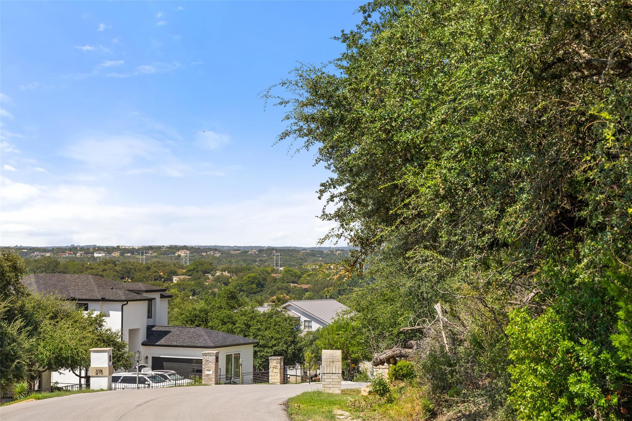 212 Hazeltine Dr, Lakeway, TX 78734