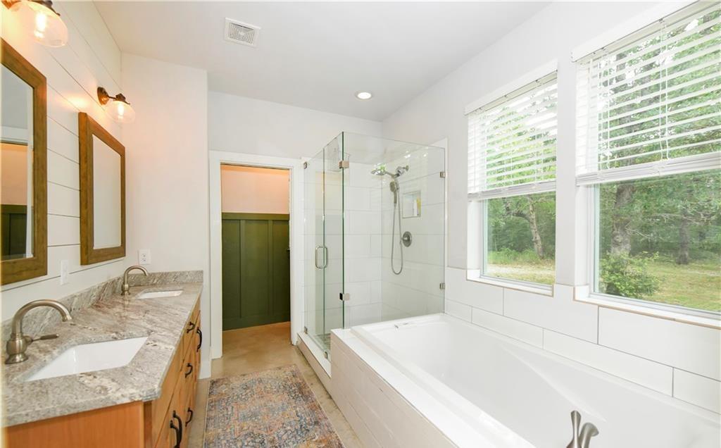 405 Woodlands Dr, Bastrop, TX 78602