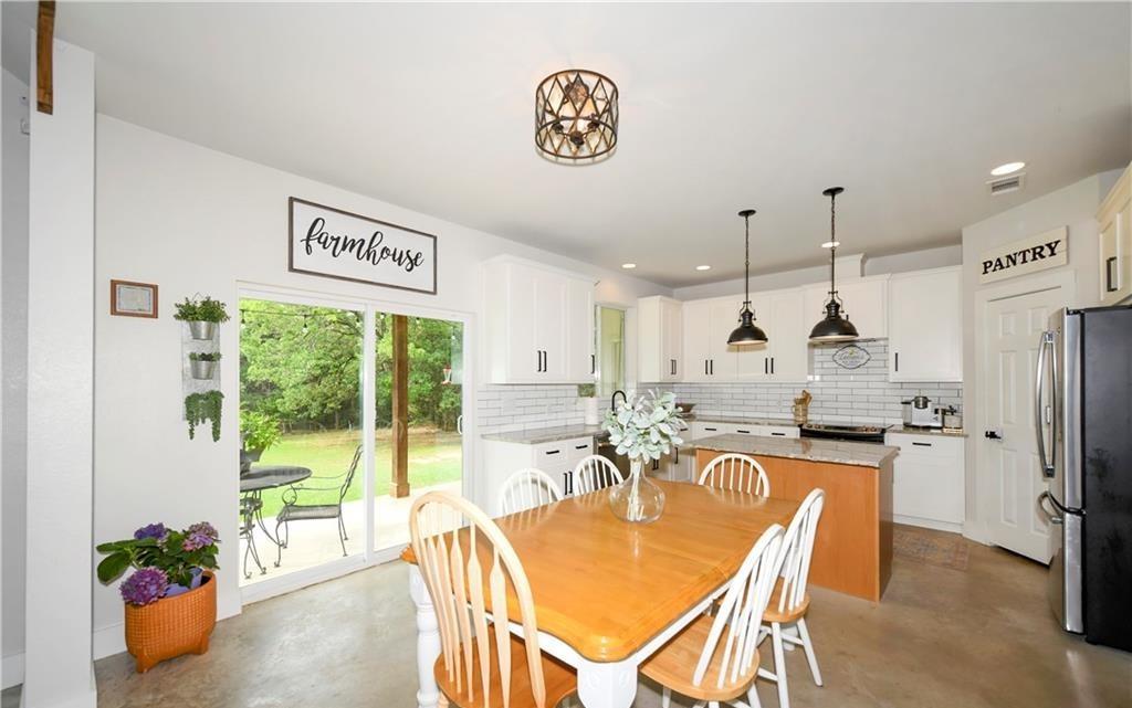 405 Woodlands Dr, Bastrop, TX 78602