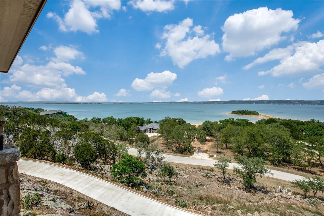 214 Peninsula Dr, Burnet, TX 78611