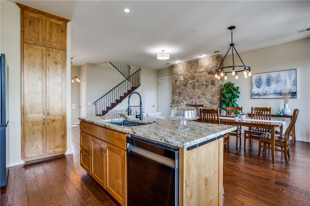 214 Peninsula Dr, Burnet, TX 78611