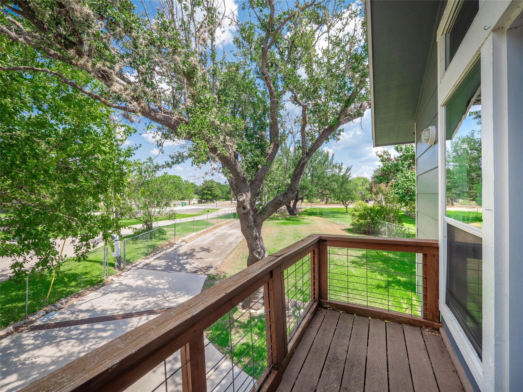 331 Grandview Dr, Horseshoe Bay, TX 78657