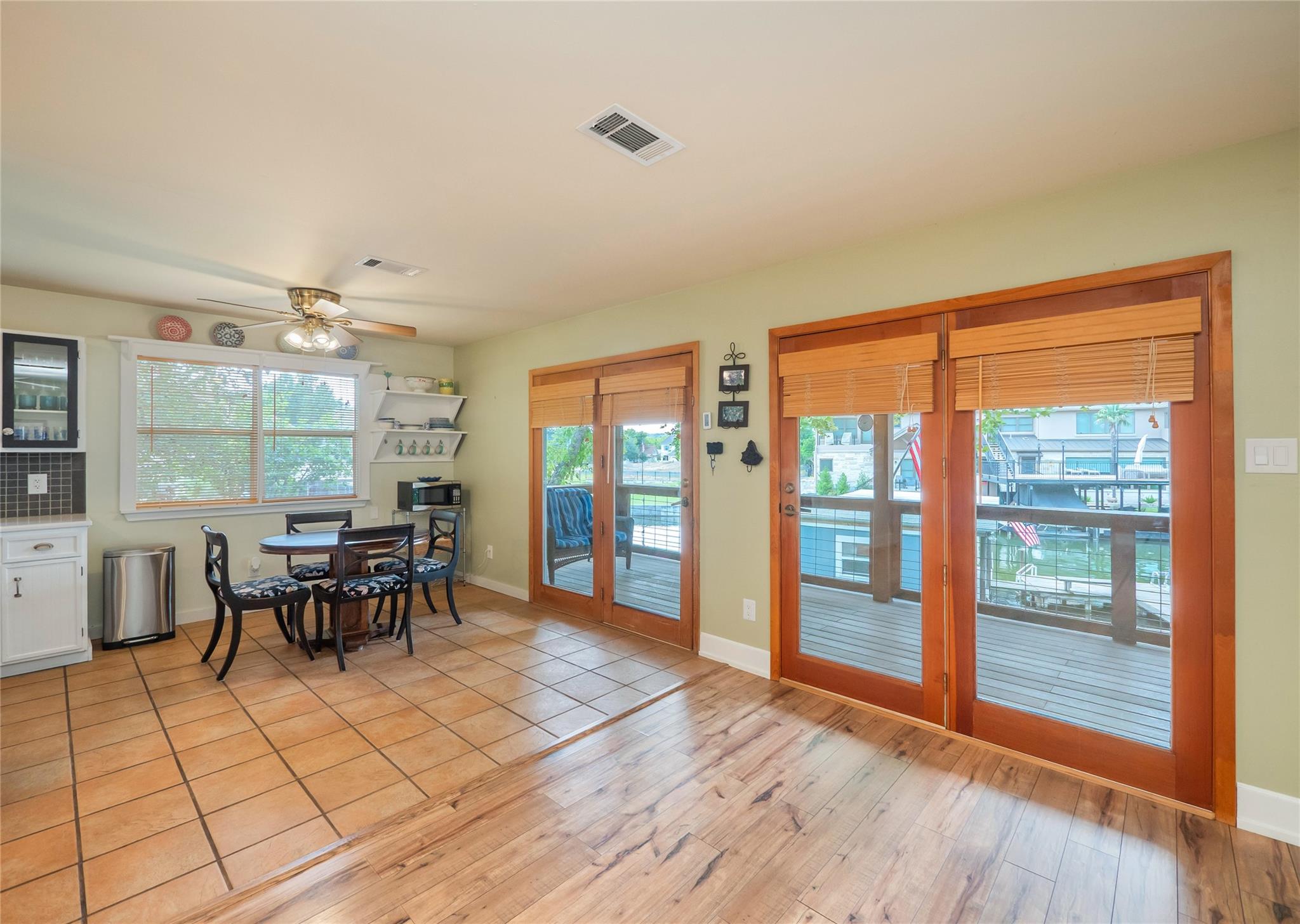 331 Grandview Dr, Horseshoe Bay, TX 78657