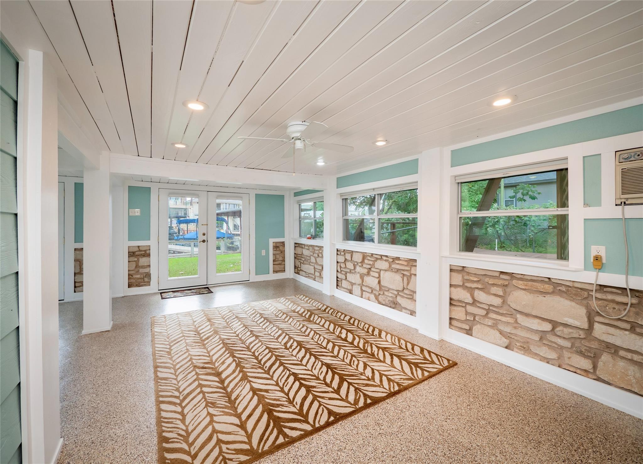 331 Grandview Dr, Horseshoe Bay, TX 78657