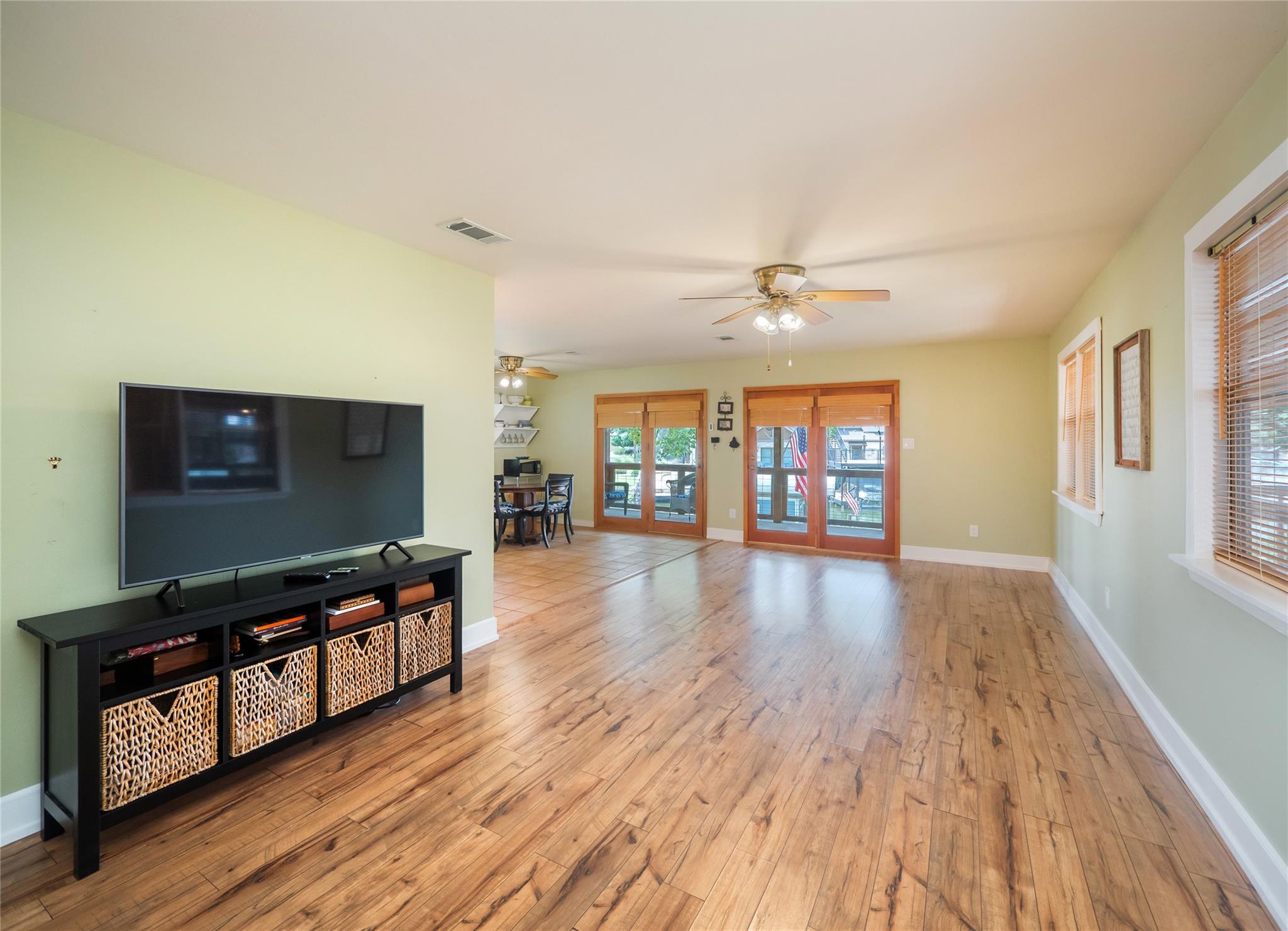 331 Grandview Dr, Horseshoe Bay, TX 78657