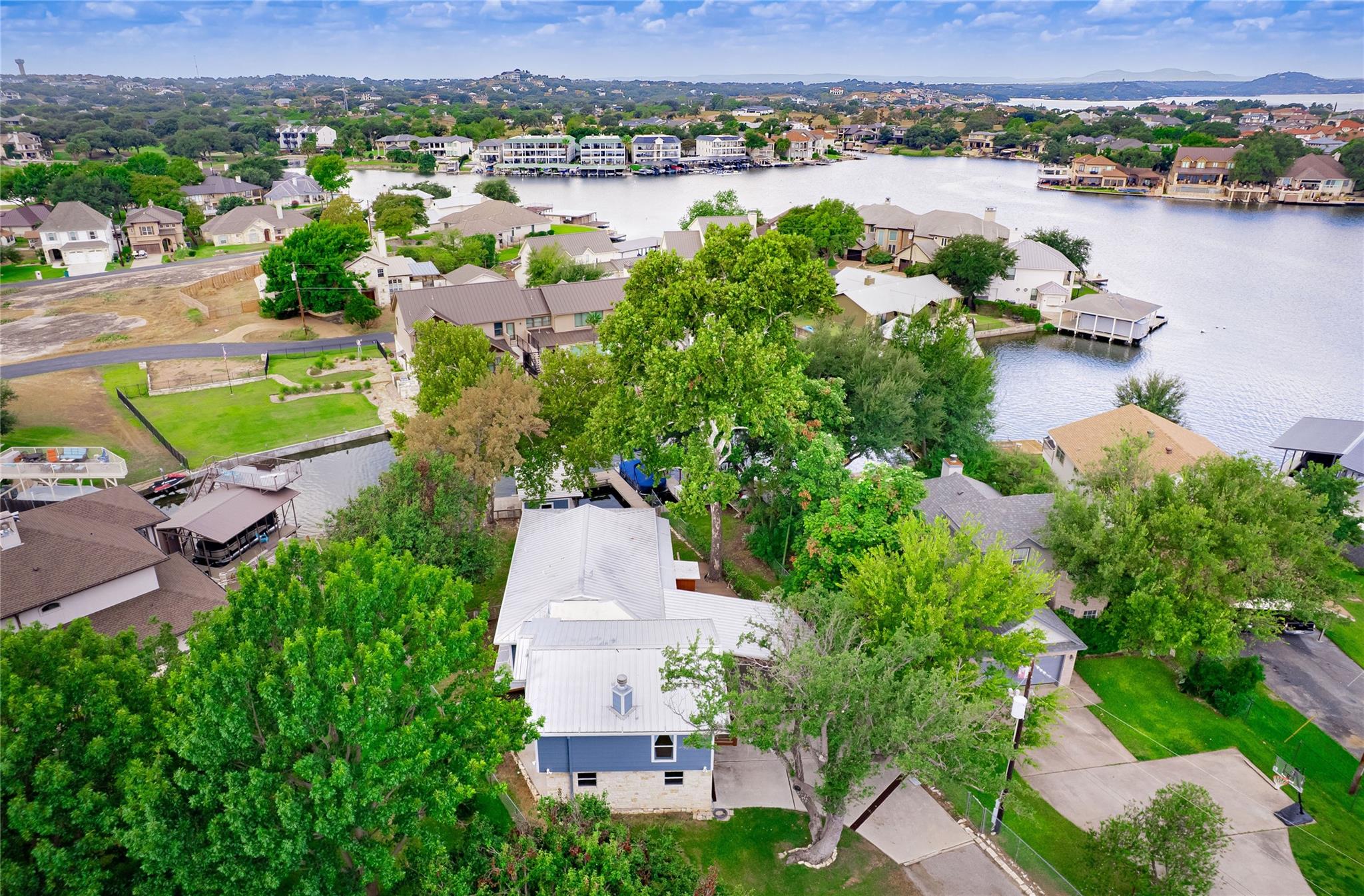 331 Grandview Dr, Horseshoe Bay, TX 78657