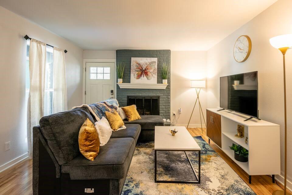 2603 Parker Ln # A, Austin, TX 78741