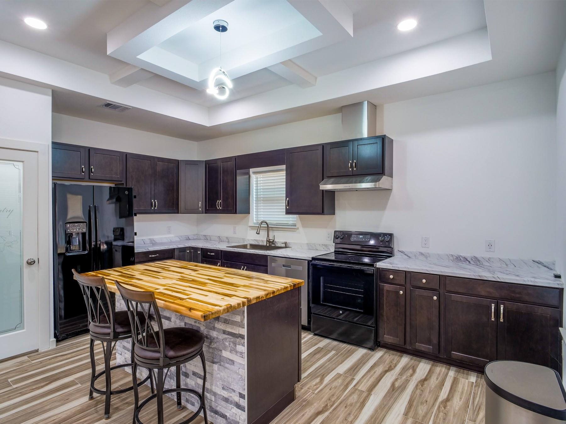 1006 Garfield Dr, Granite Shoals, TX 78654