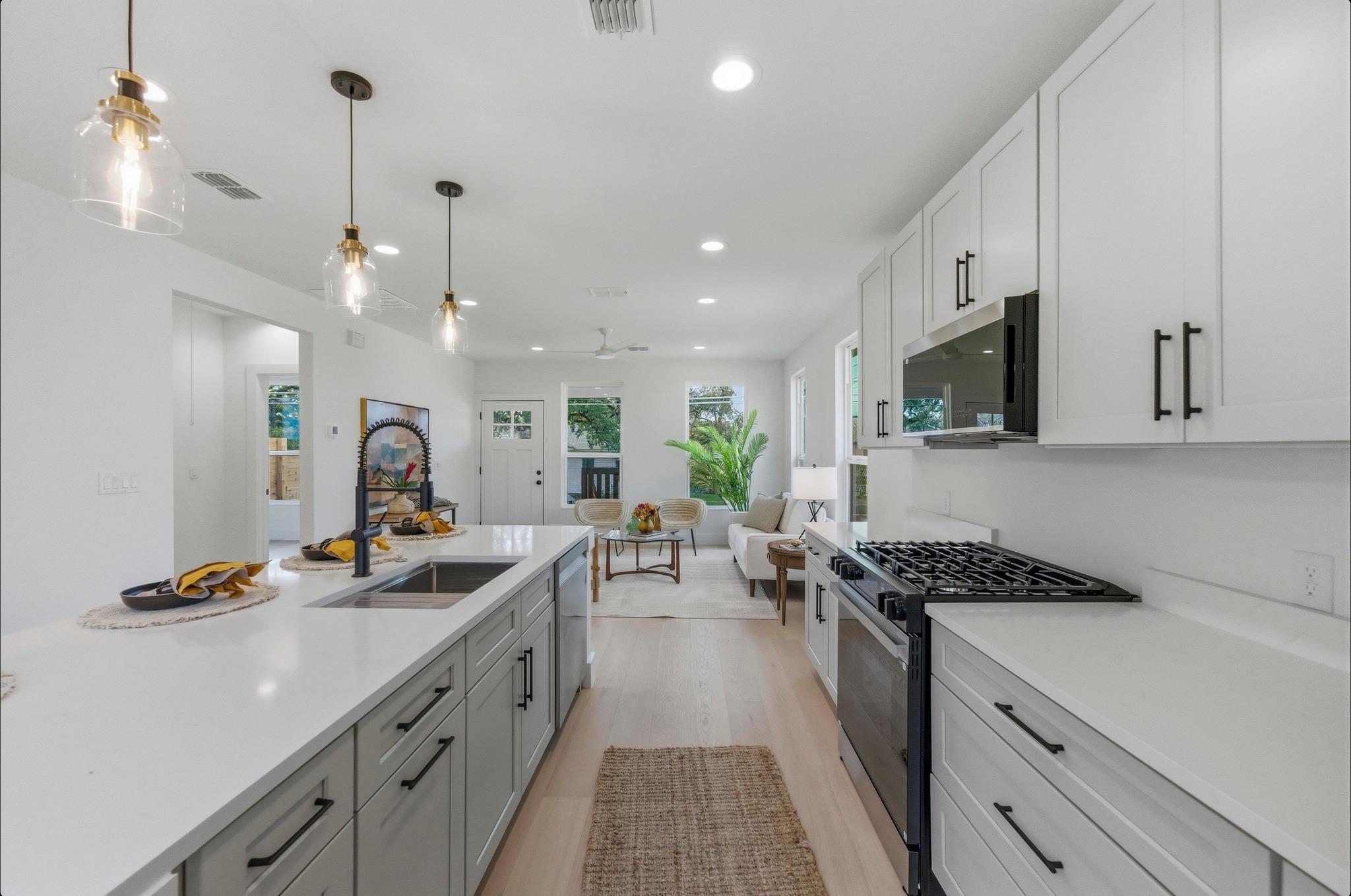 1199 Coleto St, Austin, TX 78702