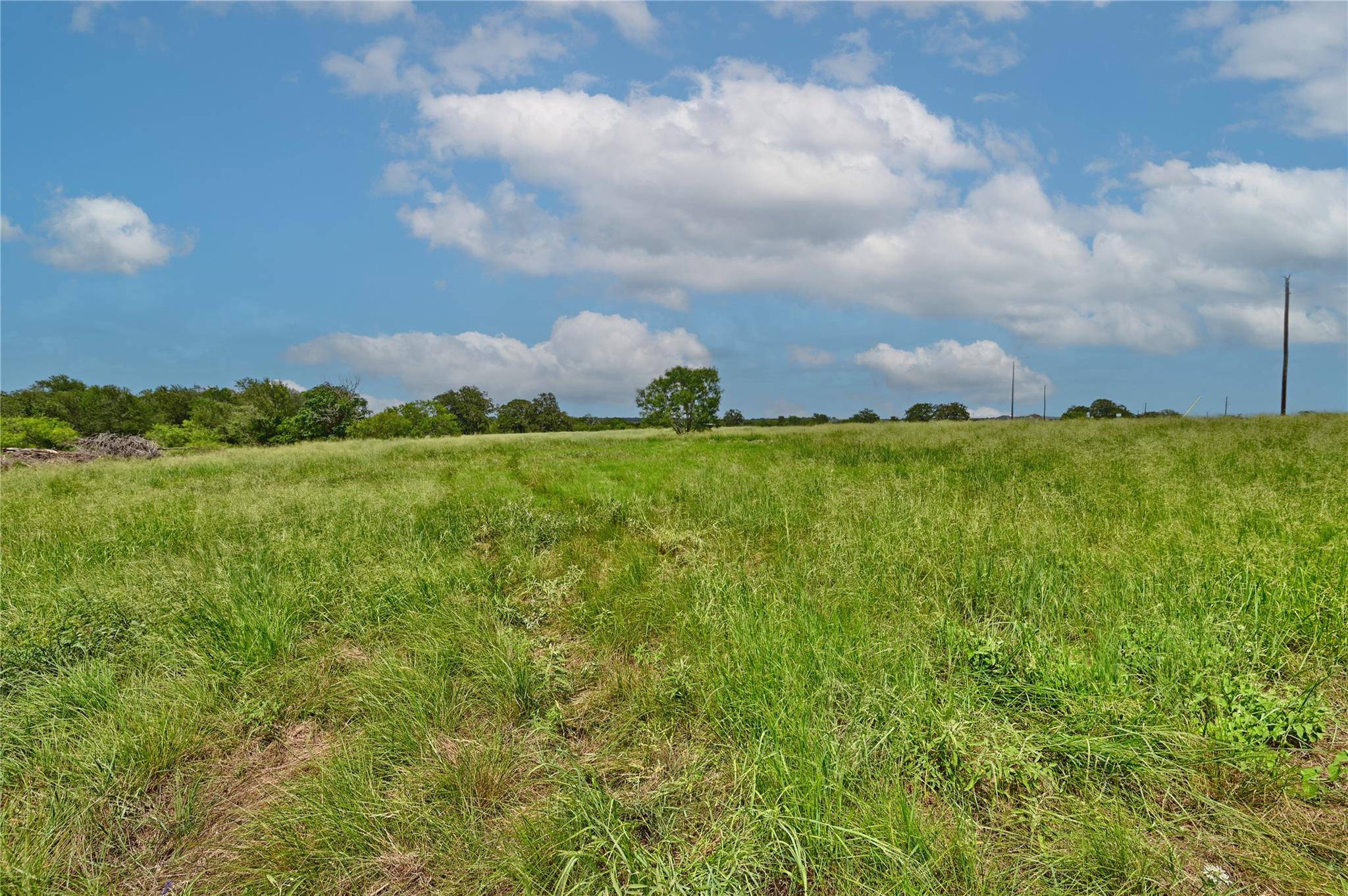 180 Sunny Day Dr, Red Rock, TX 78662