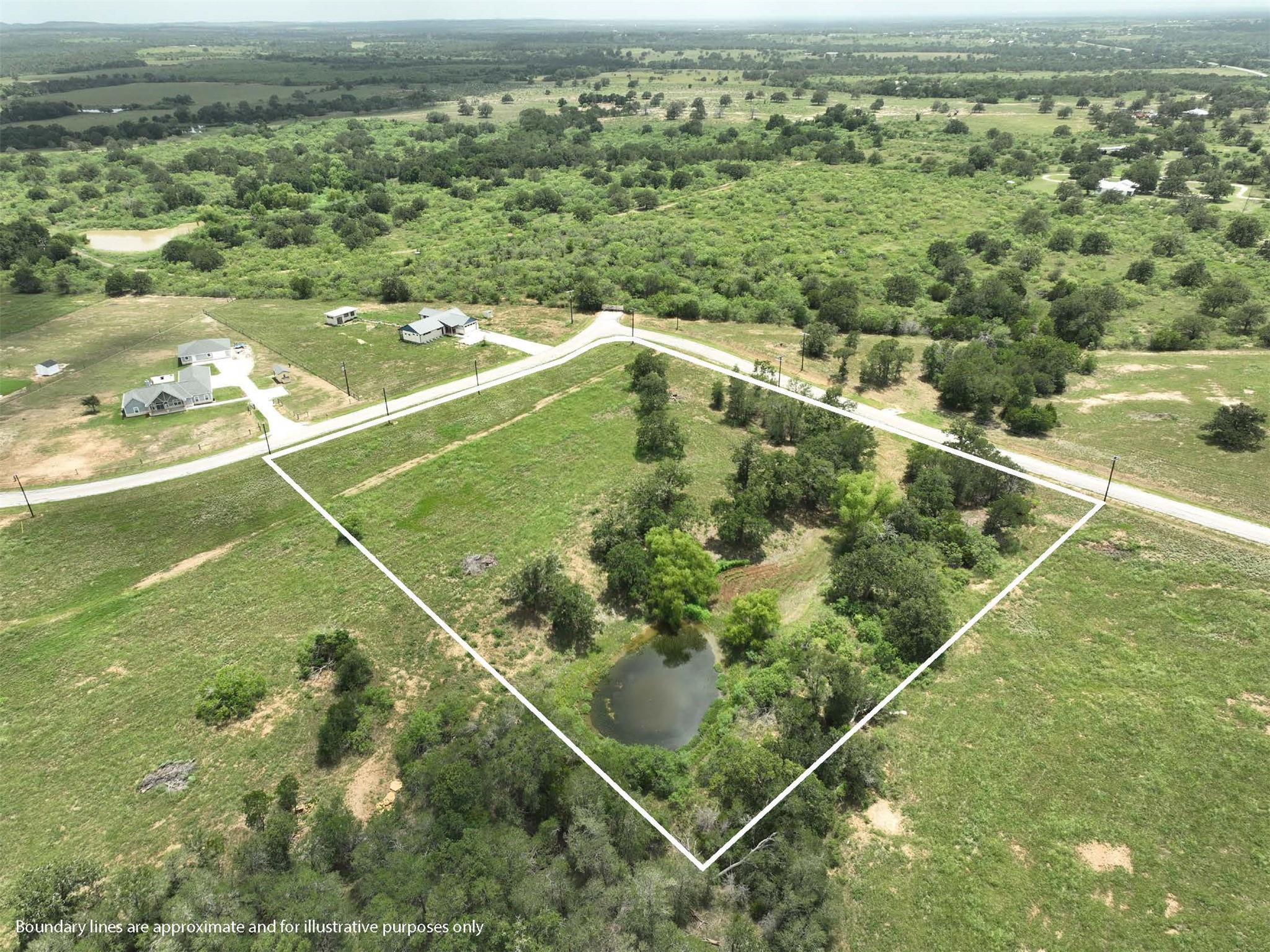 180 Sunny Day Dr, Red Rock, TX 78662