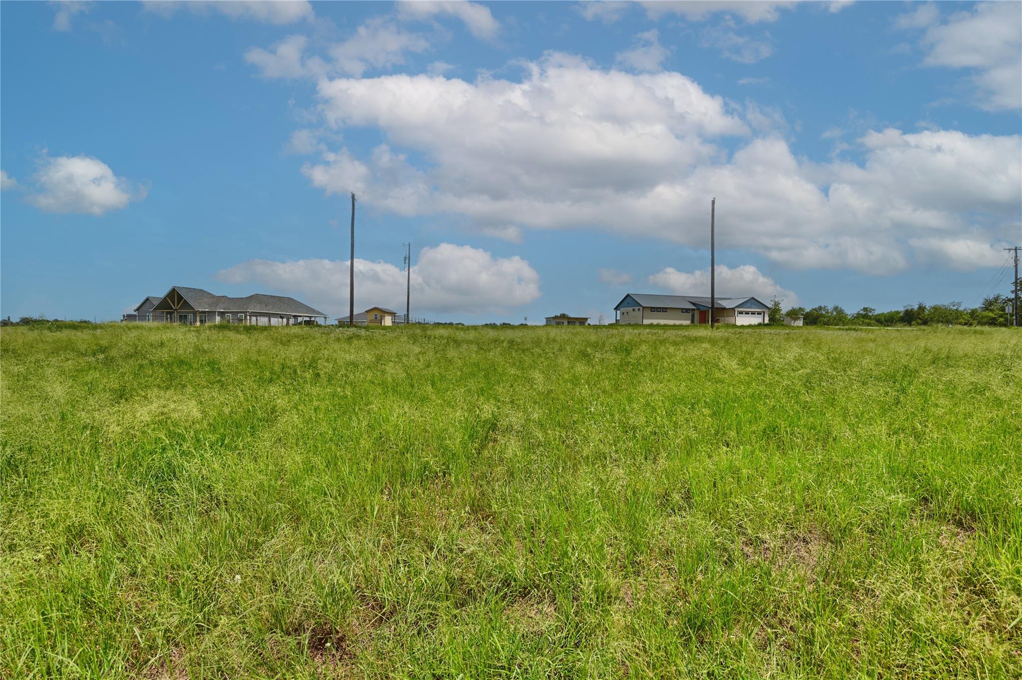 180 Sunny Day Dr, Red Rock, TX 78662