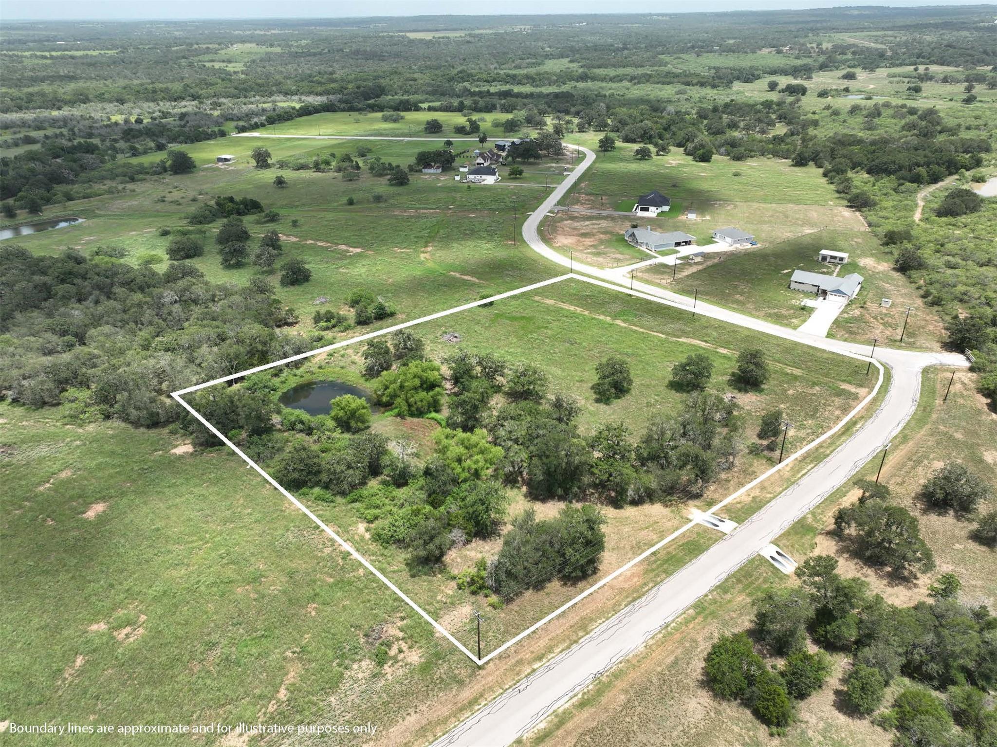 180 Sunny Day Dr, Red Rock, TX 78662