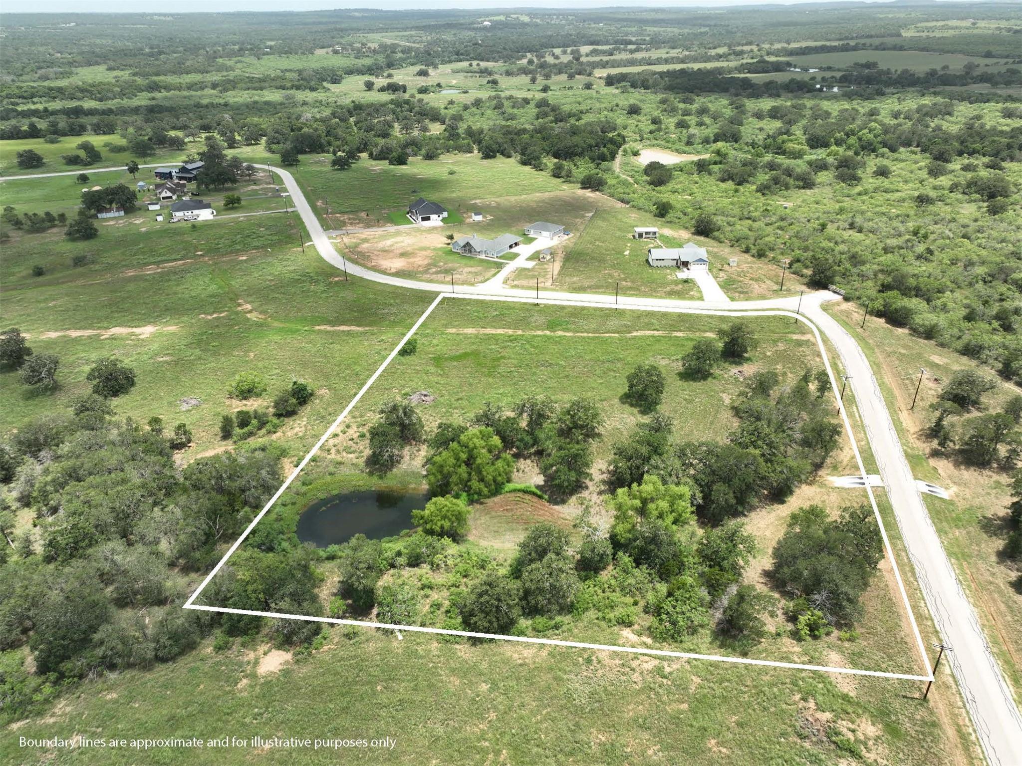 180 Sunny Day Dr, Red Rock, TX 78662