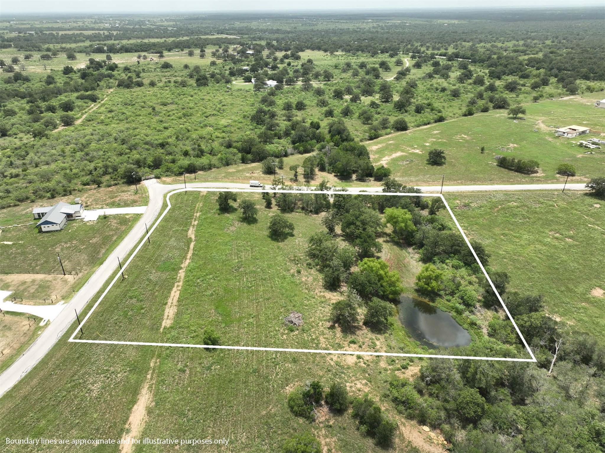 180 Sunny Day Dr, Red Rock, TX 78662