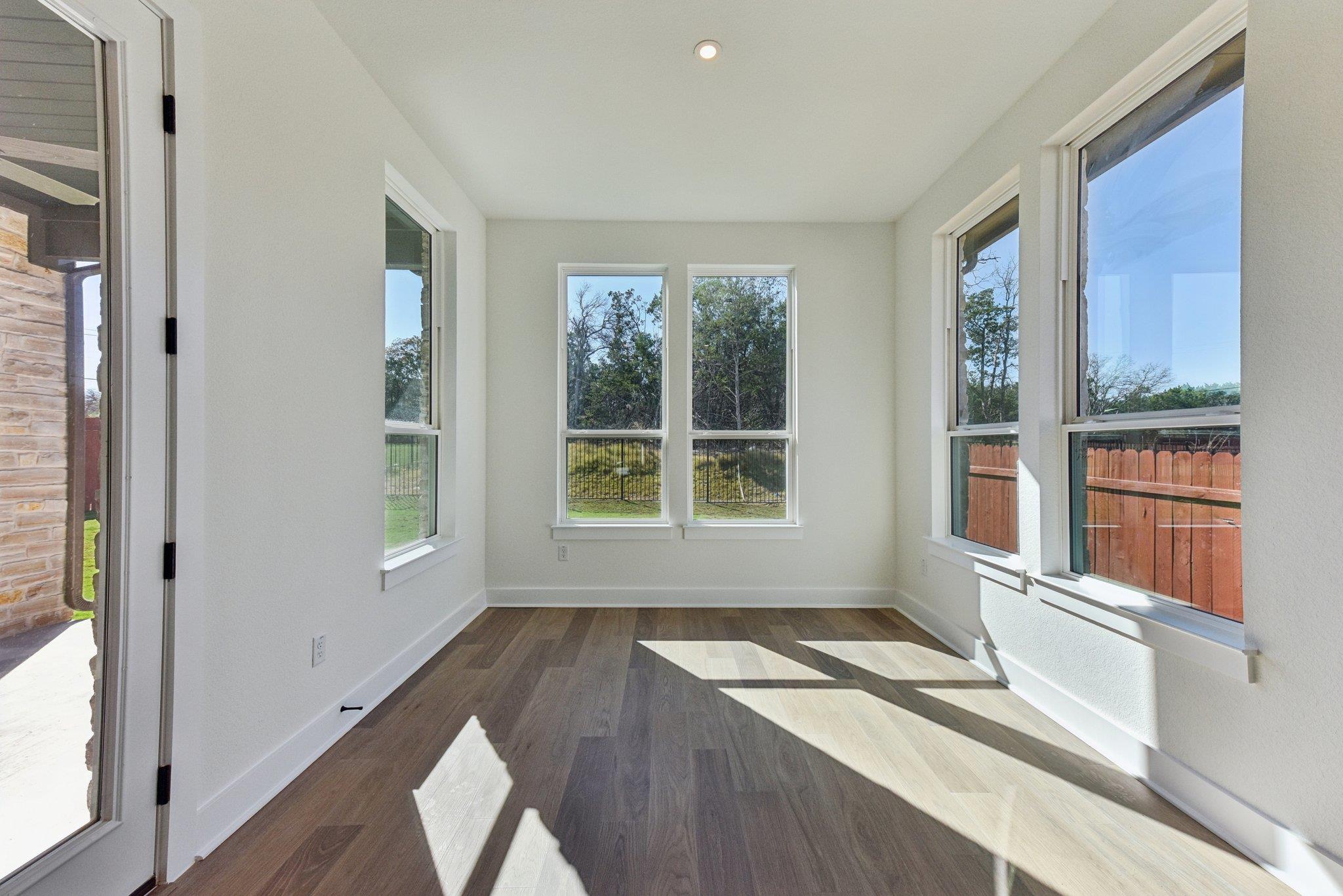 1242 Robin Trl, Round Rock, TX 78681