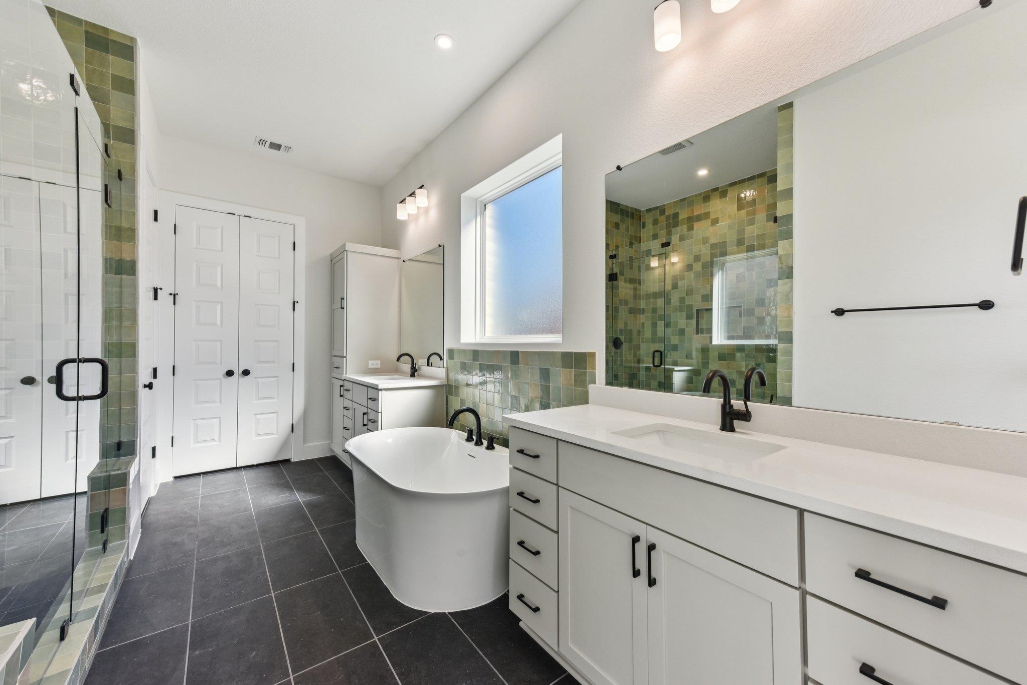 1242 Robin Trl, Round Rock, TX 78681