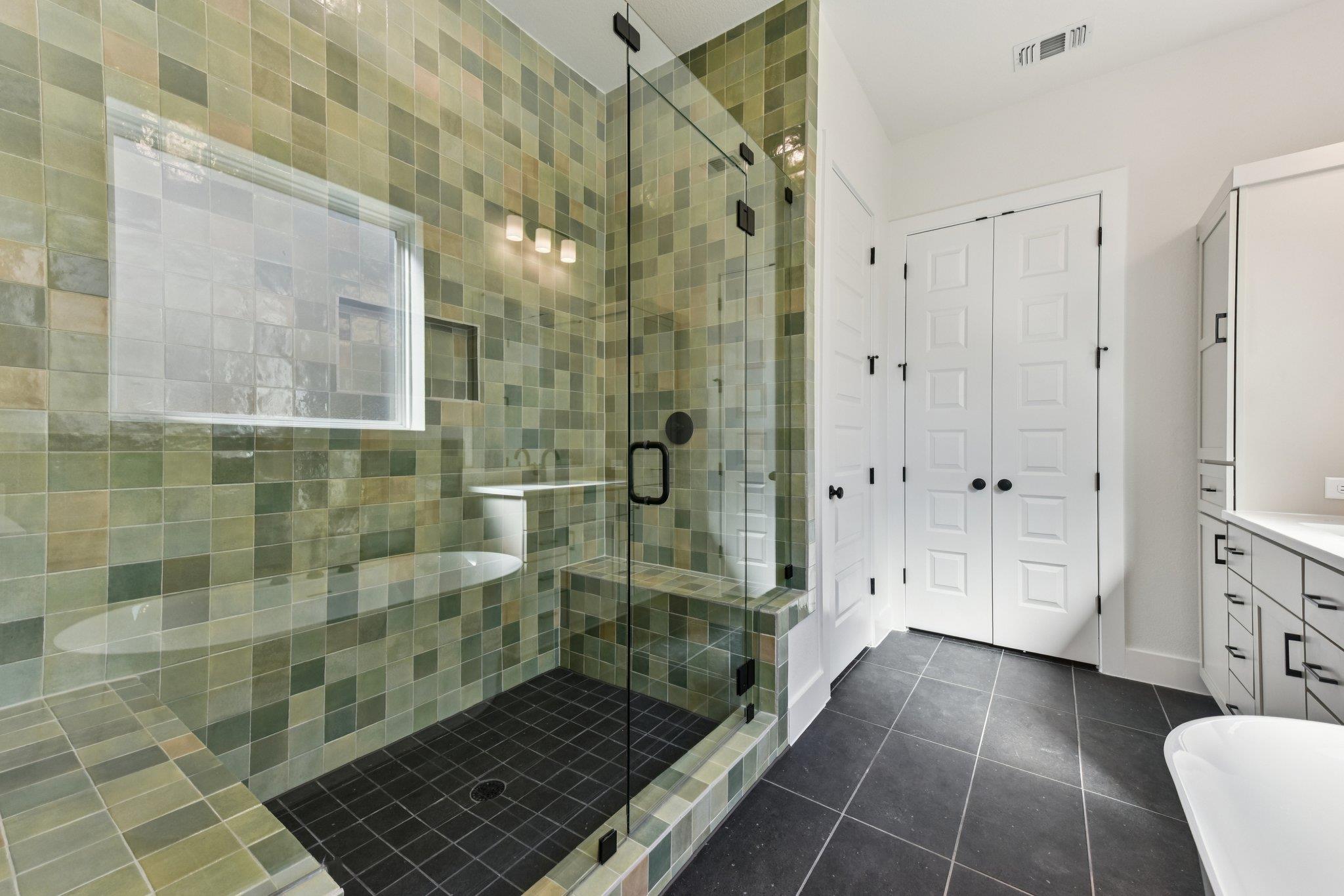 1242 Robin Trl, Round Rock, TX 78681