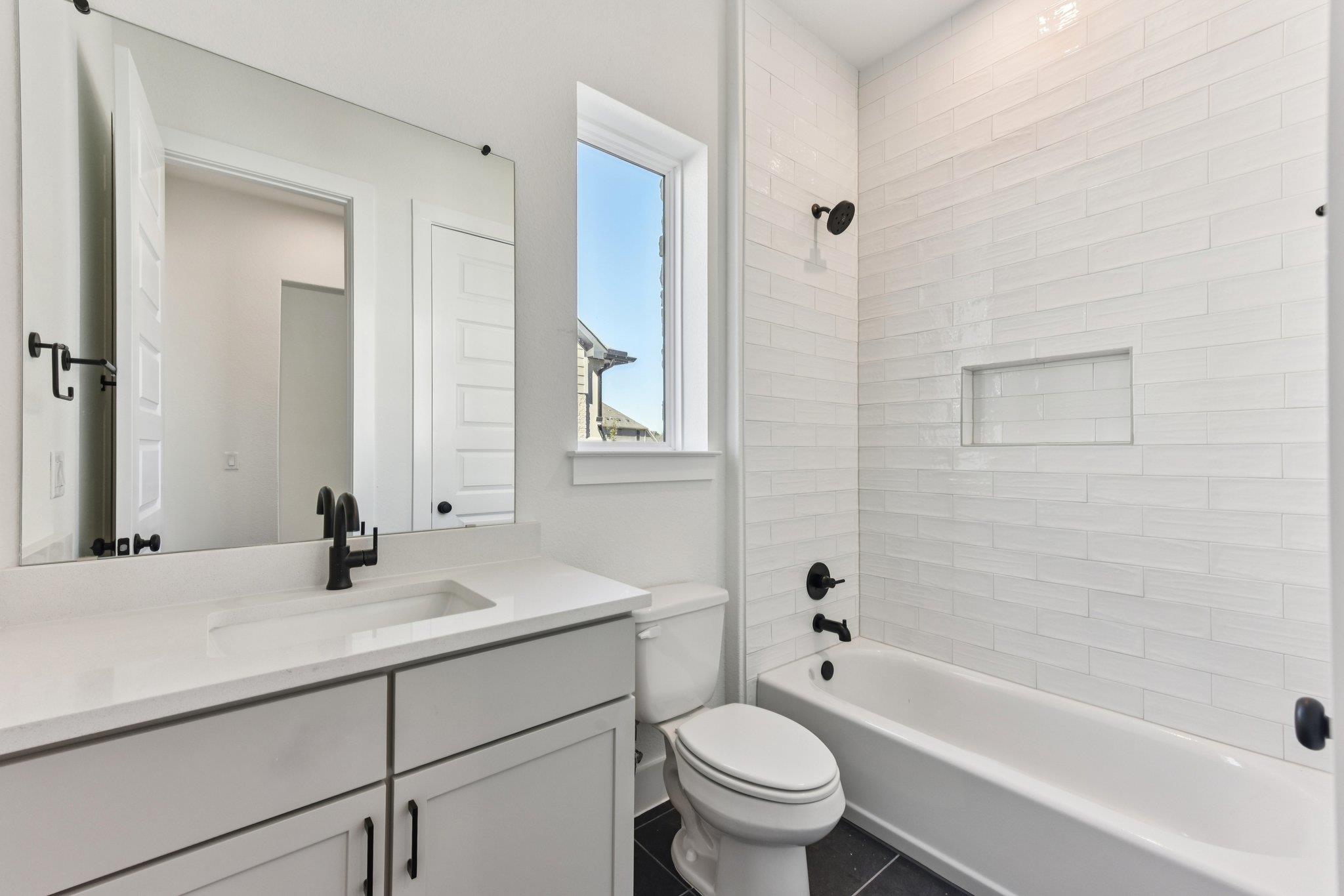 1242 Robin Trl, Round Rock, TX 78681