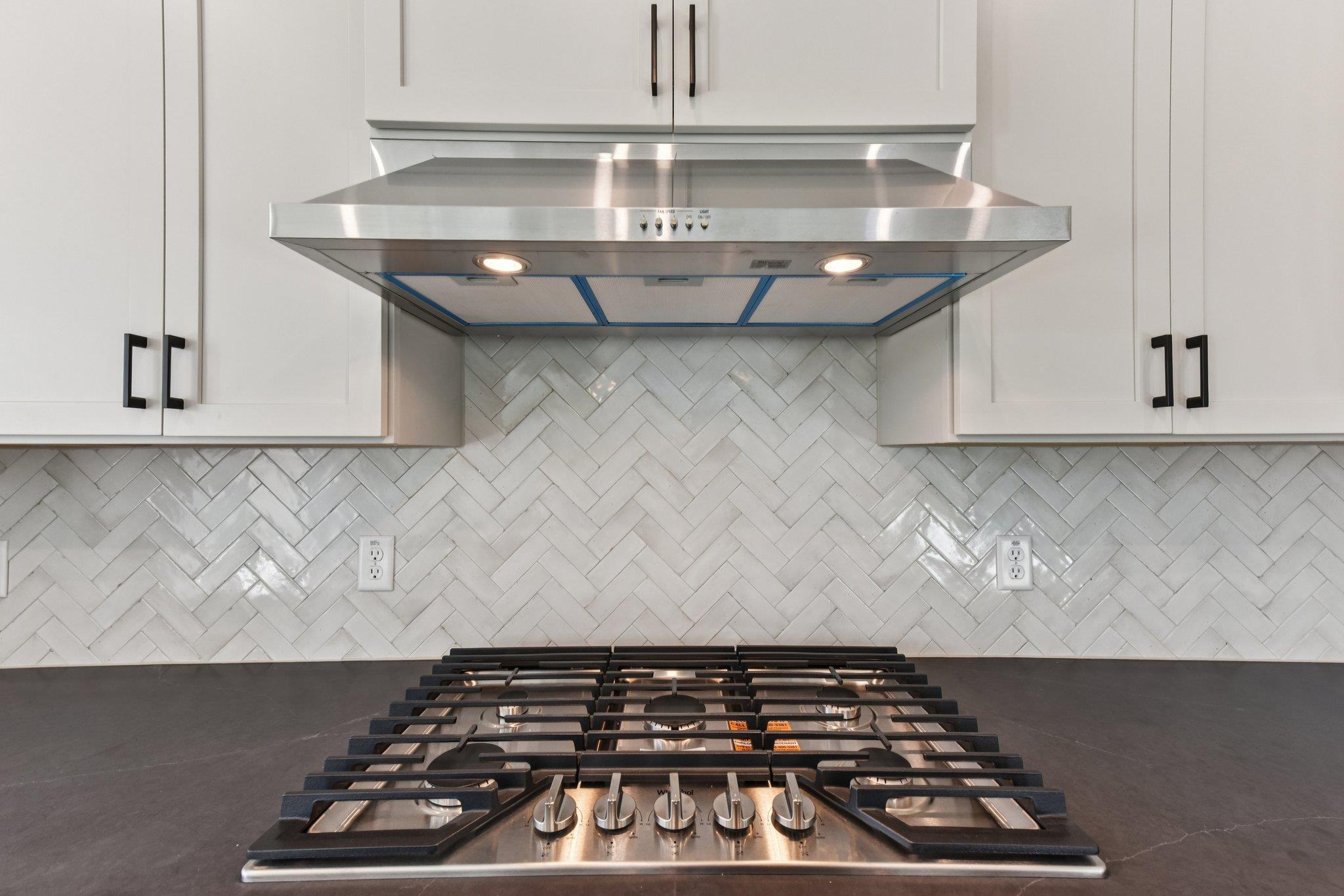 1242 Robin Trl, Round Rock, TX 78681