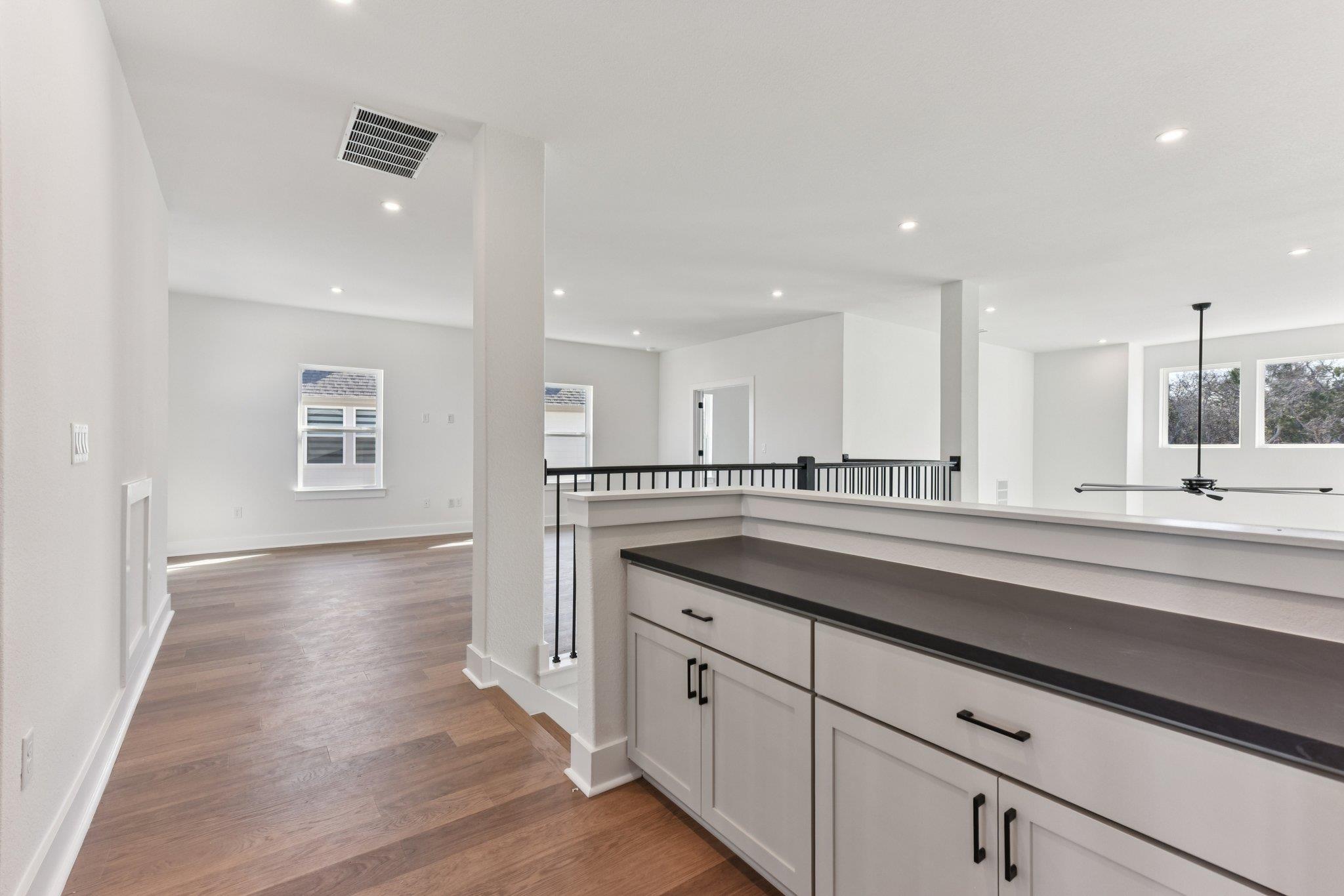 1242 Robin Trl, Round Rock, TX 78681