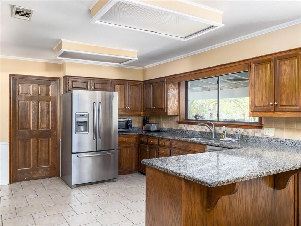 1903 Yokley Rd, Rockdale, TX 76567