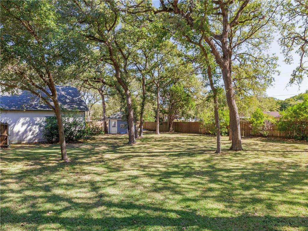 1903 Yokley Rd, Rockdale, TX 76567