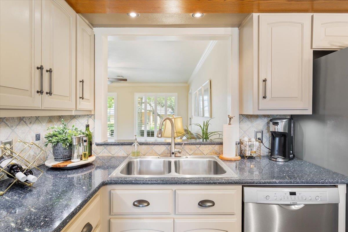 2217 Stagecoach Trl, Temple, TX 76502