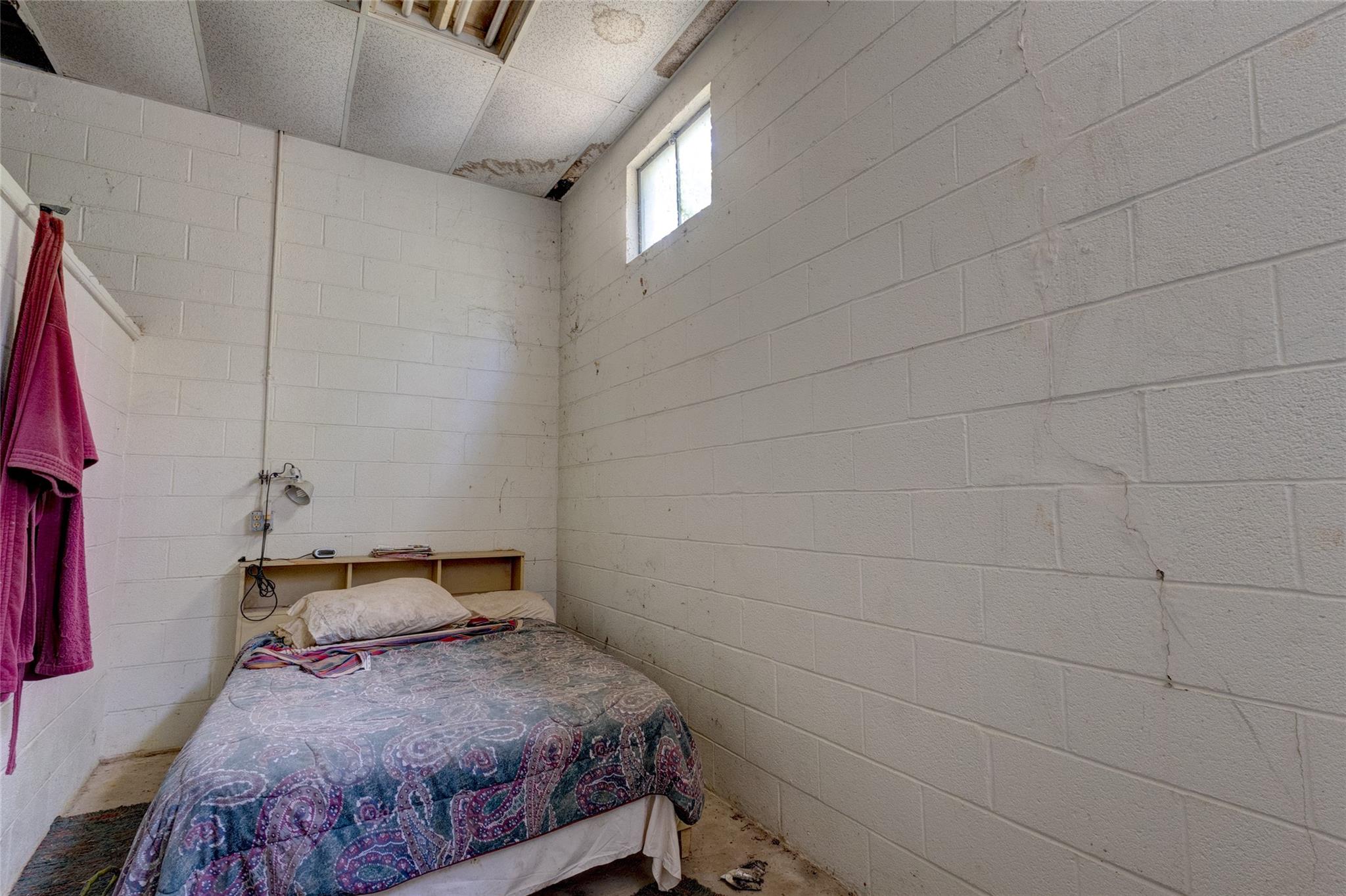 211 Loop 308, Briggs, TX 78608