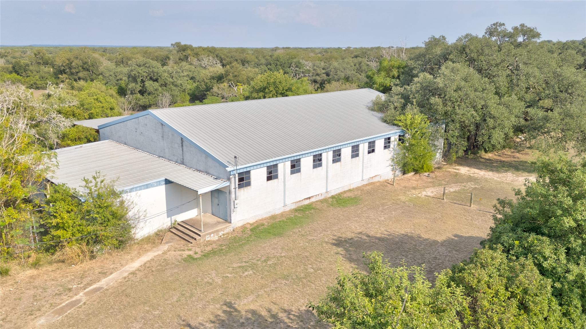 211 Loop 308, Briggs, TX 78608