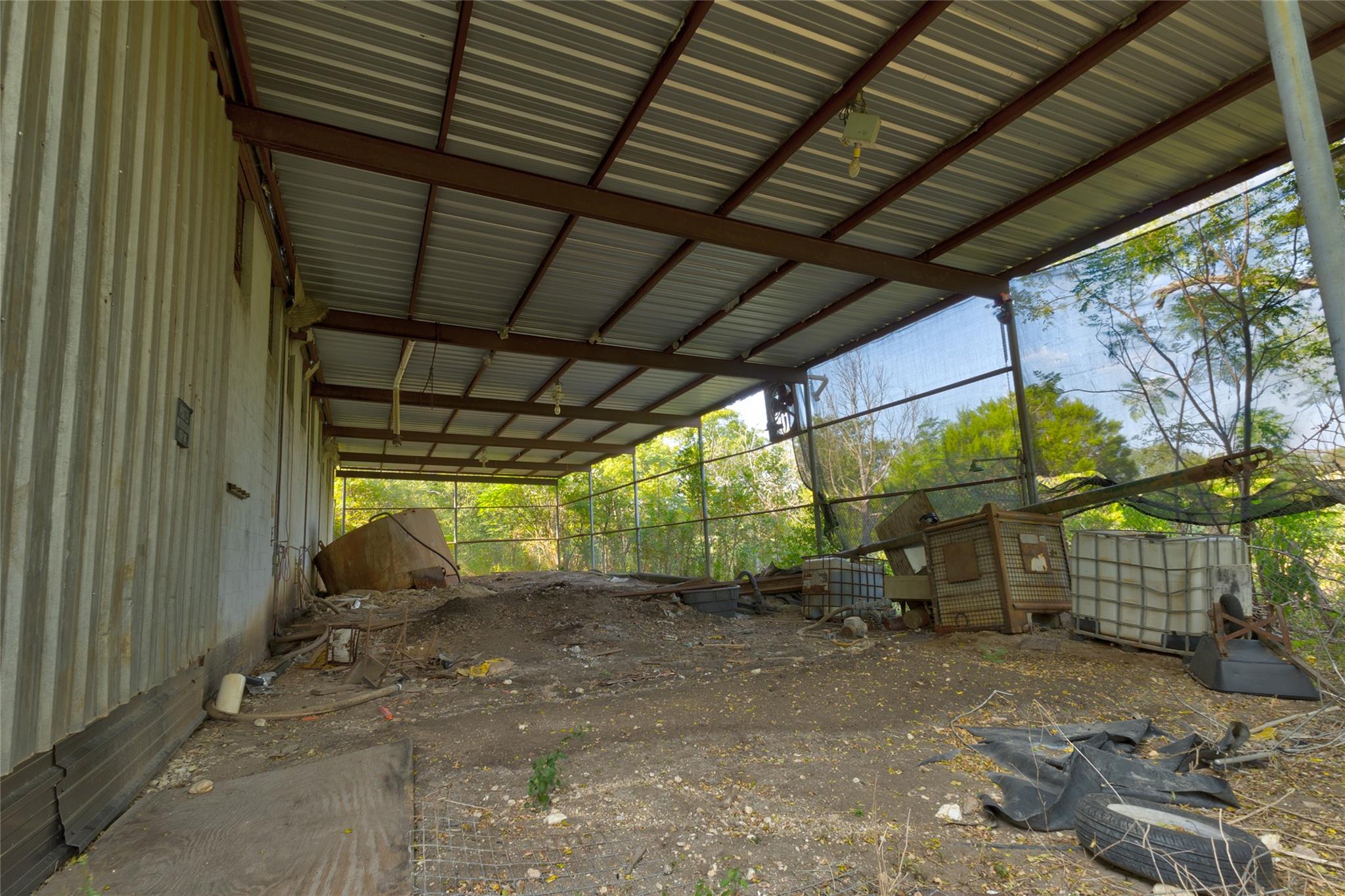 211 Loop 308, Briggs, TX 78608