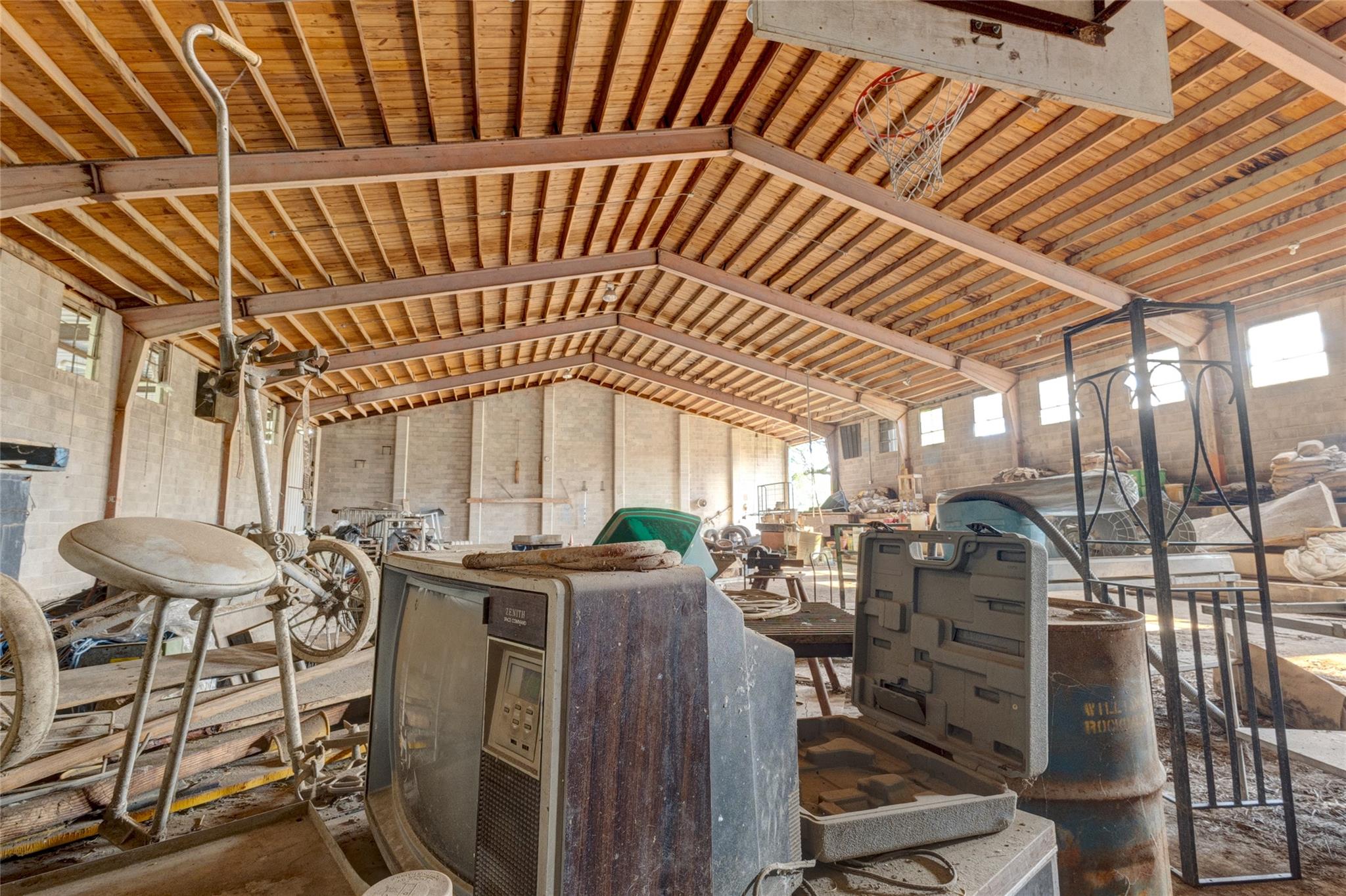 211 Loop 308, Briggs, TX 78608