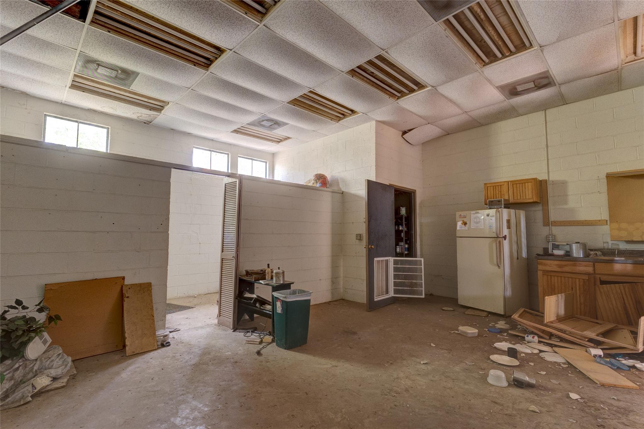 211 Loop 308, Briggs, TX 78608