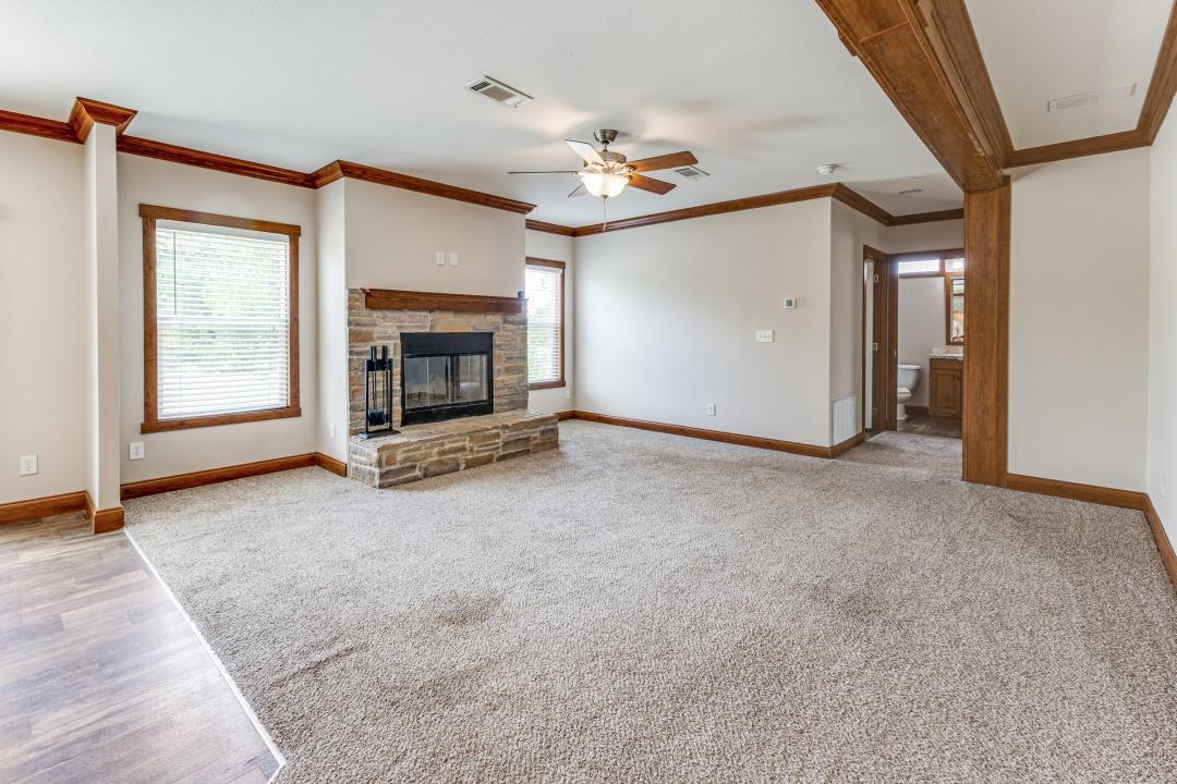 168 River Oaks Dr, Cedar Creek, TX 78612